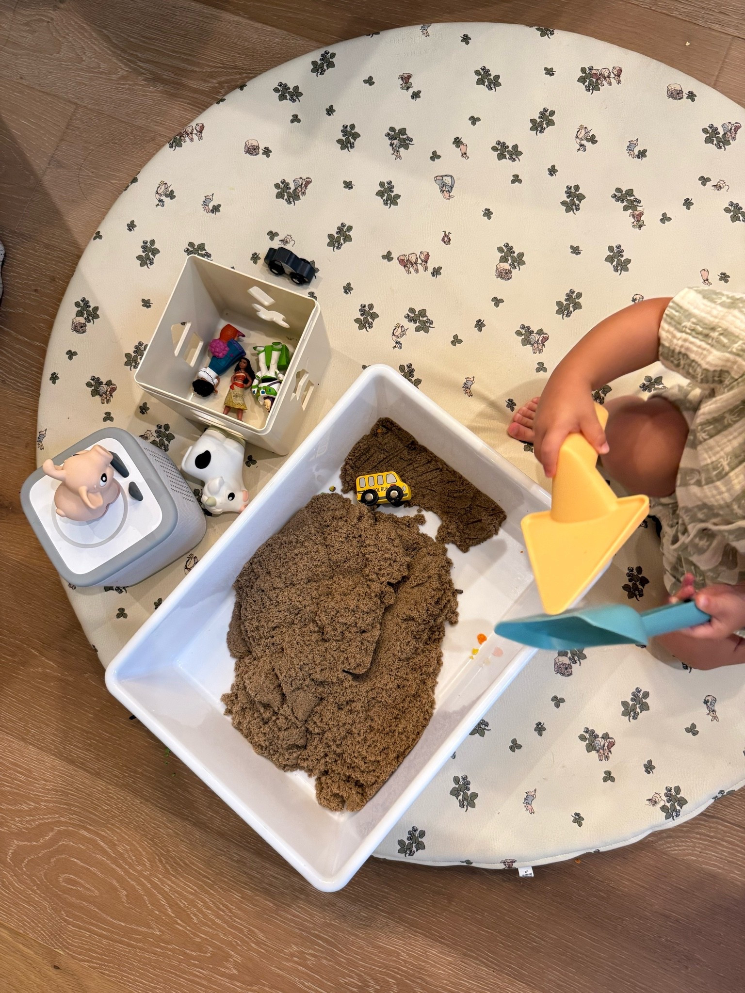 Screen free toddler toys! Love the new tonies box and the kinetic sand has been such a hit
