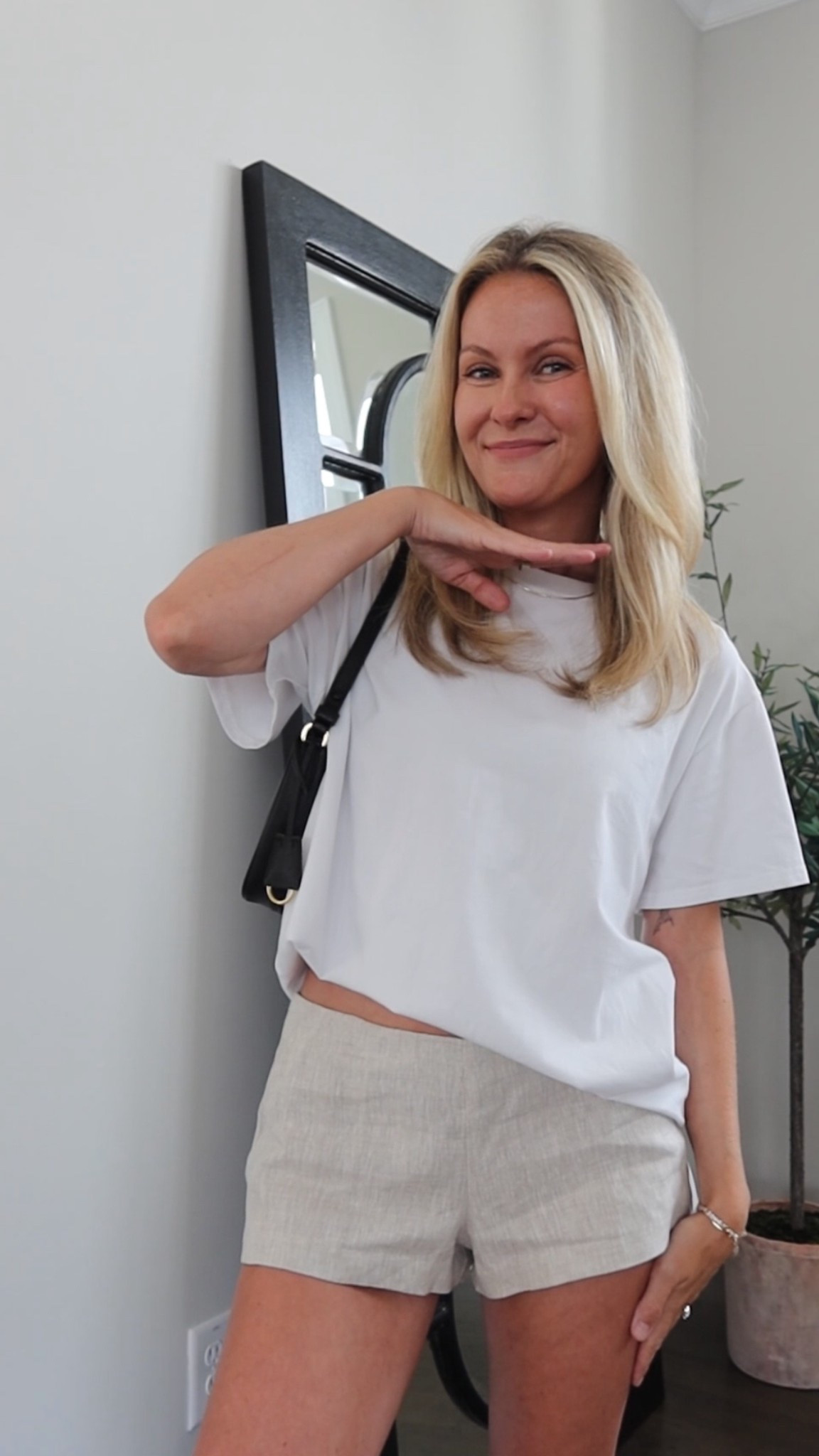 reformation linen shorts

top: xsmall
shorts: 25

#LTKStyleTip #LTKSeasonal