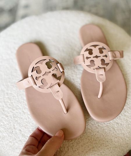 GO!!!! My Tory Burch sandals in color ‘light makeup’ and others are on sale + free shipping! 


Xo, Brooke

#LTKStyleTip #LTKSeasonal #LTKGiftGuide