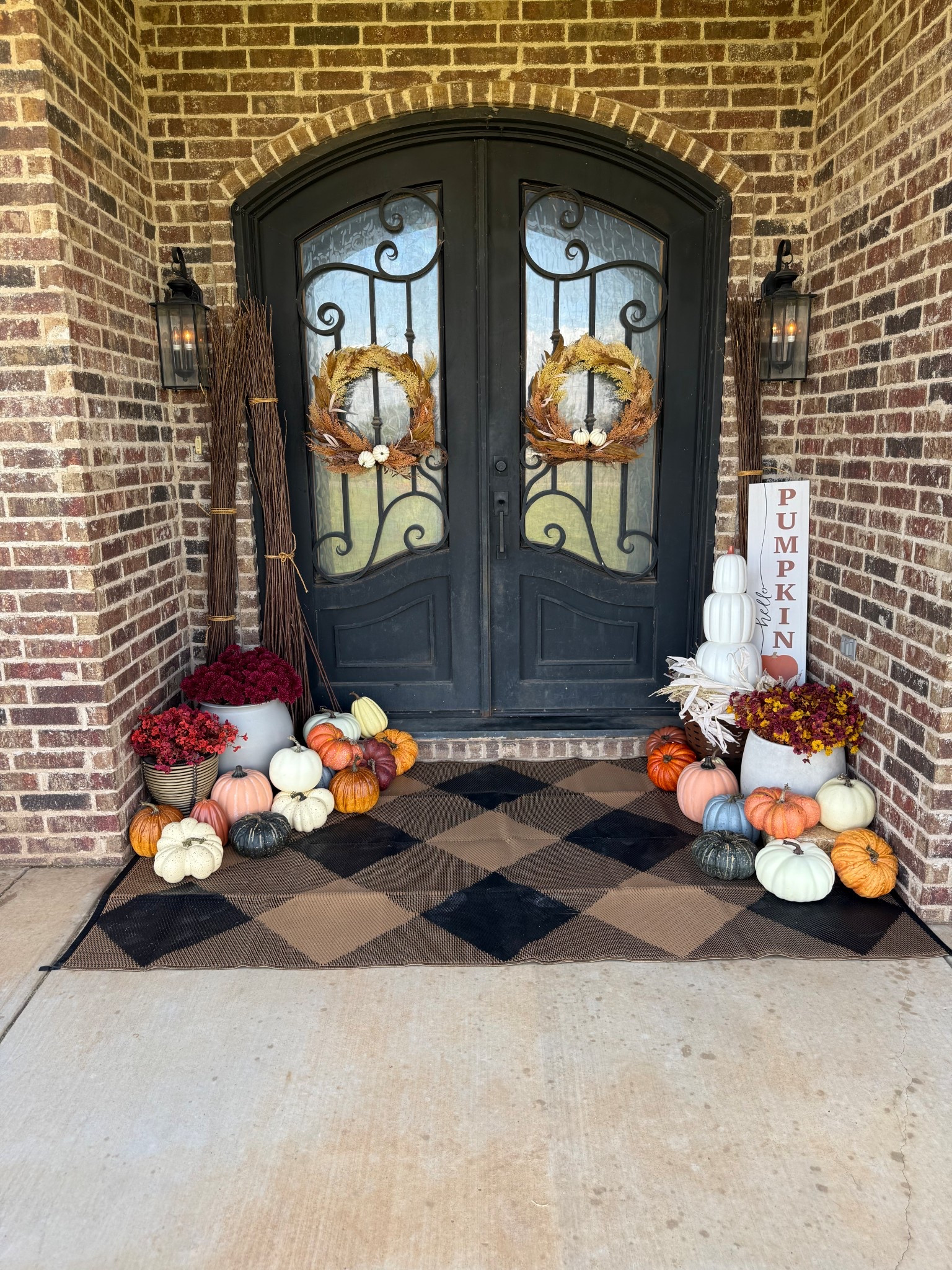 2025 fall porch 🍂🍁

#LTKFindsUnder50 #LTKHome