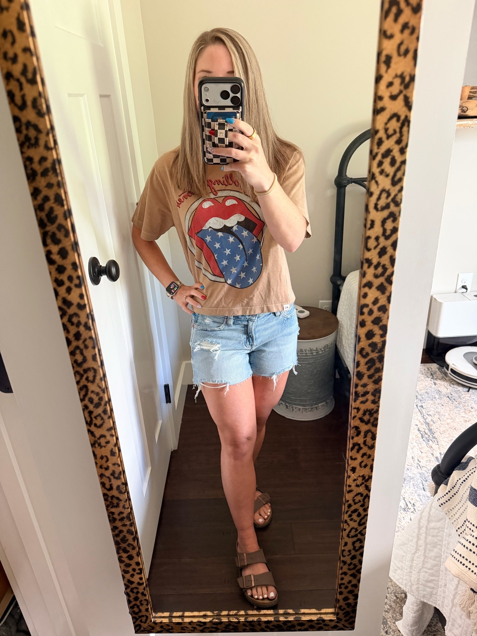 Obsessed with this super cute graphic tee! Love that it has the patriotic colors, but you can easily wear it after the Fourth of July too!

#LTKdayinmylife #LTKgrwm #LTKootd