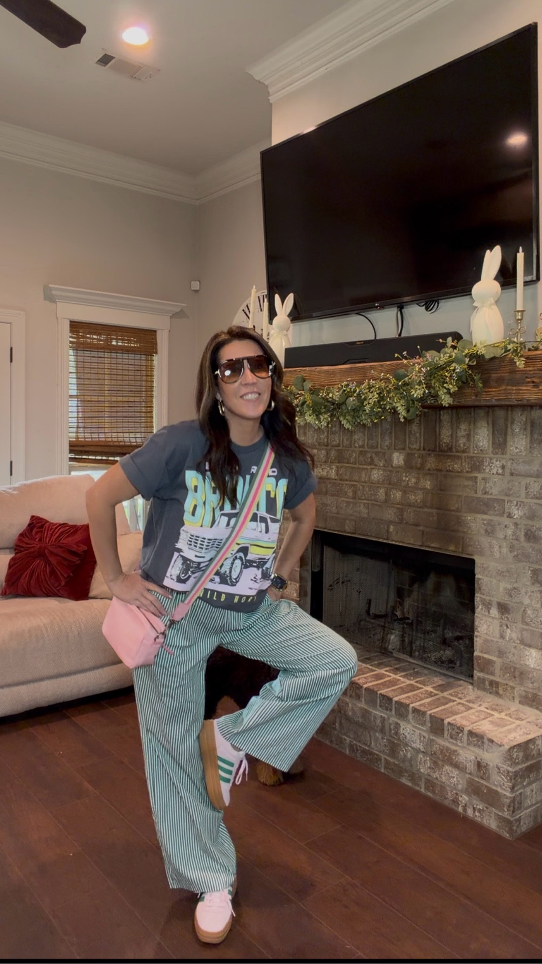 Comfy and cute Amazon pants with pockets!! Size small in pants. Size xlarge for oversize fit in shirt. Shoes true to size! #amazon #cuteandcomfy