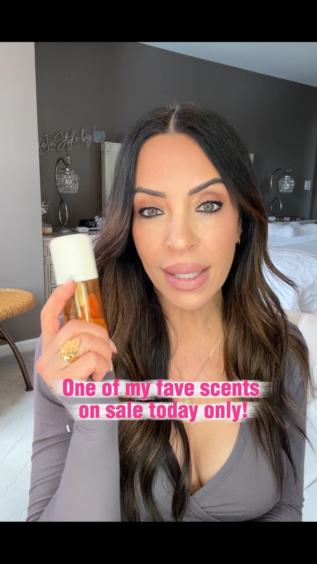 One of my favorite fragrances is half off today only! So perfect for vacay or spring vibes! If peach is not your thing check out the beach, blackberry or vanilla scents too! 🍑🏝️
