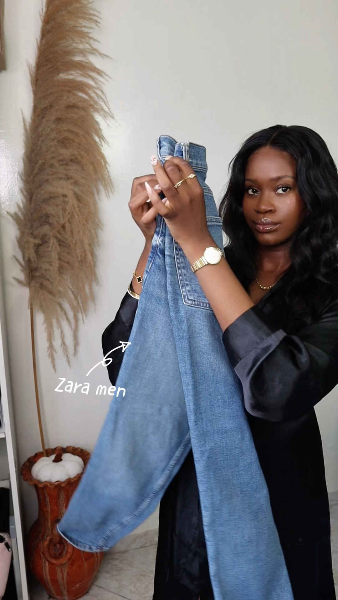 "Throwing on my favorite H&M shirt, comfy jeans, and classic kicks for an effortlessly cool vibe. Shop the look through the link in bio! ✨" #LTKStyle #CasualVibes #EverydayOutfit

#LTKBeauty #LTKStyleTip