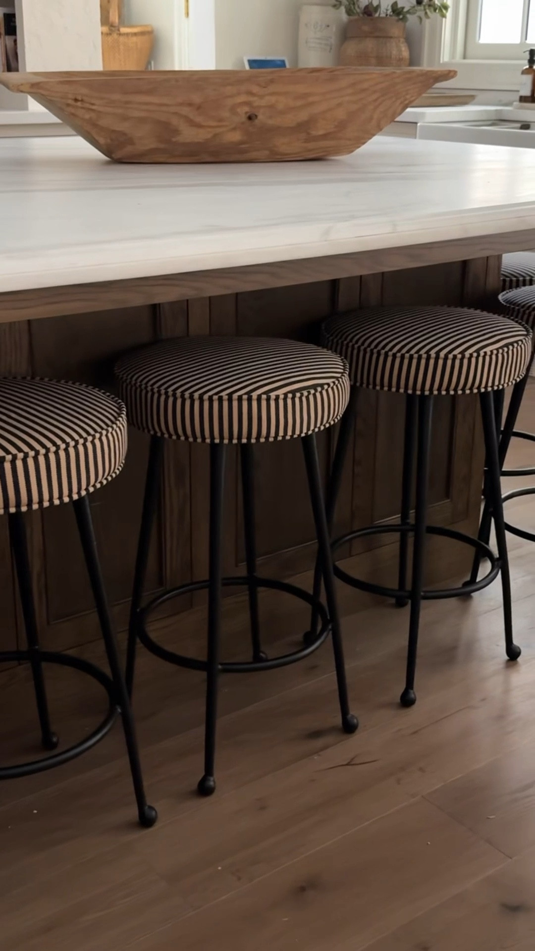 My kitchen counter stools have arrived and their BEAUTIFUL 😍 

#LTKunboxing #LTKHome #LTKspring