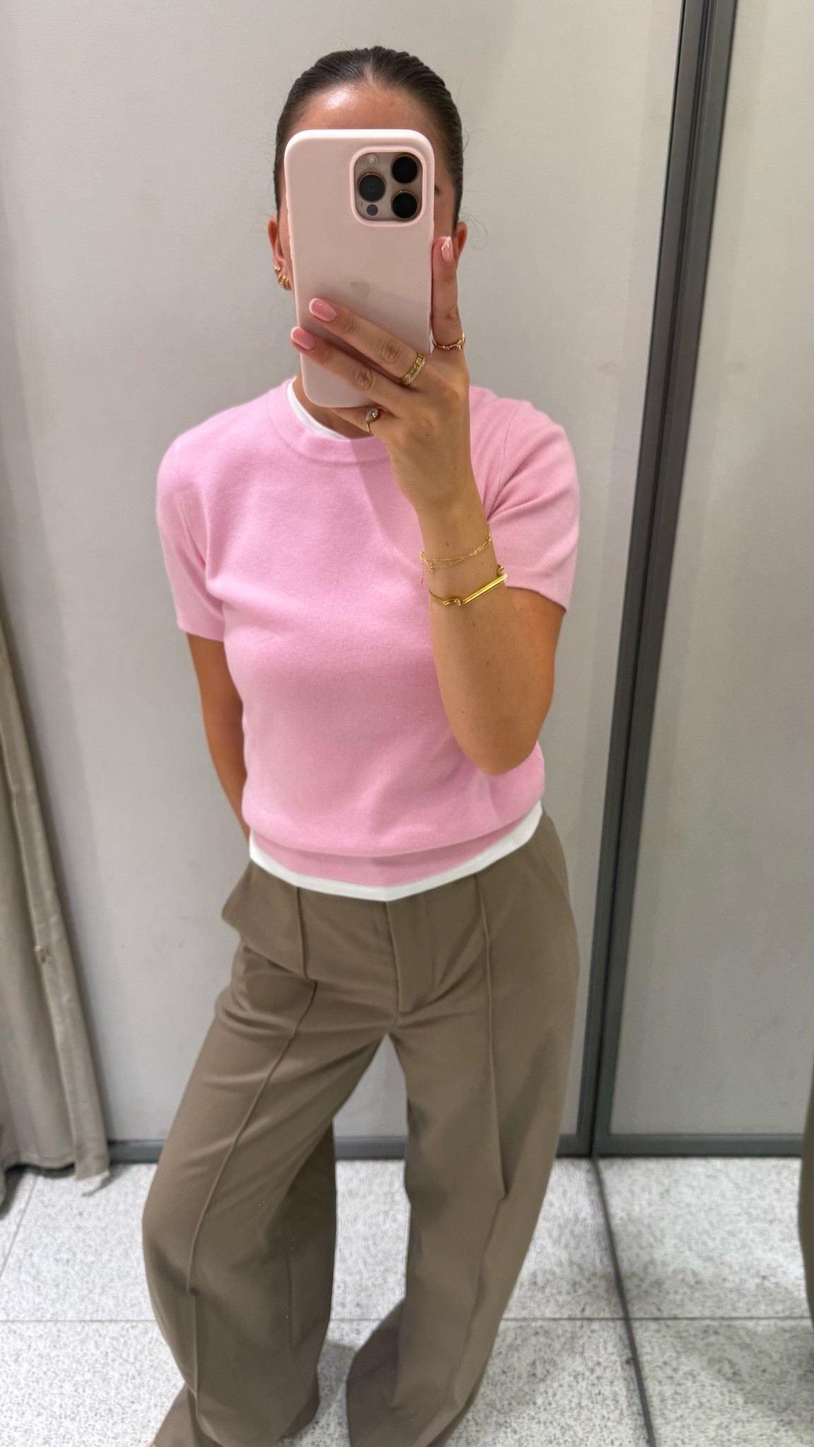 Chic workwear - colour combo - new in - autumn - pink top - knitwear - olive trousers - smart - officewear -

#LTKautumn #LTKstyletip #LTKworkwear