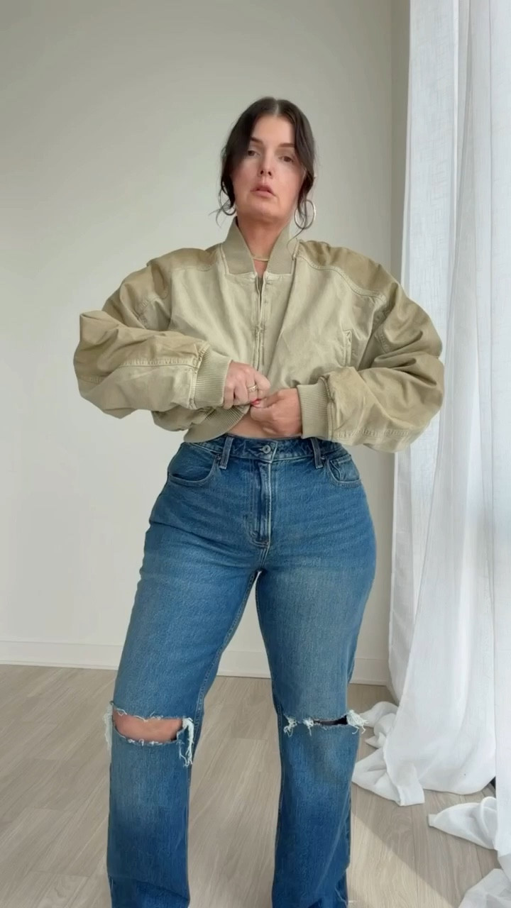 Denim & a cute top 😉

I’m wearing my true size in everything



#LTKootd #LTKMidsize

#LTKootd #LTKSeasonal #LTKgrwm