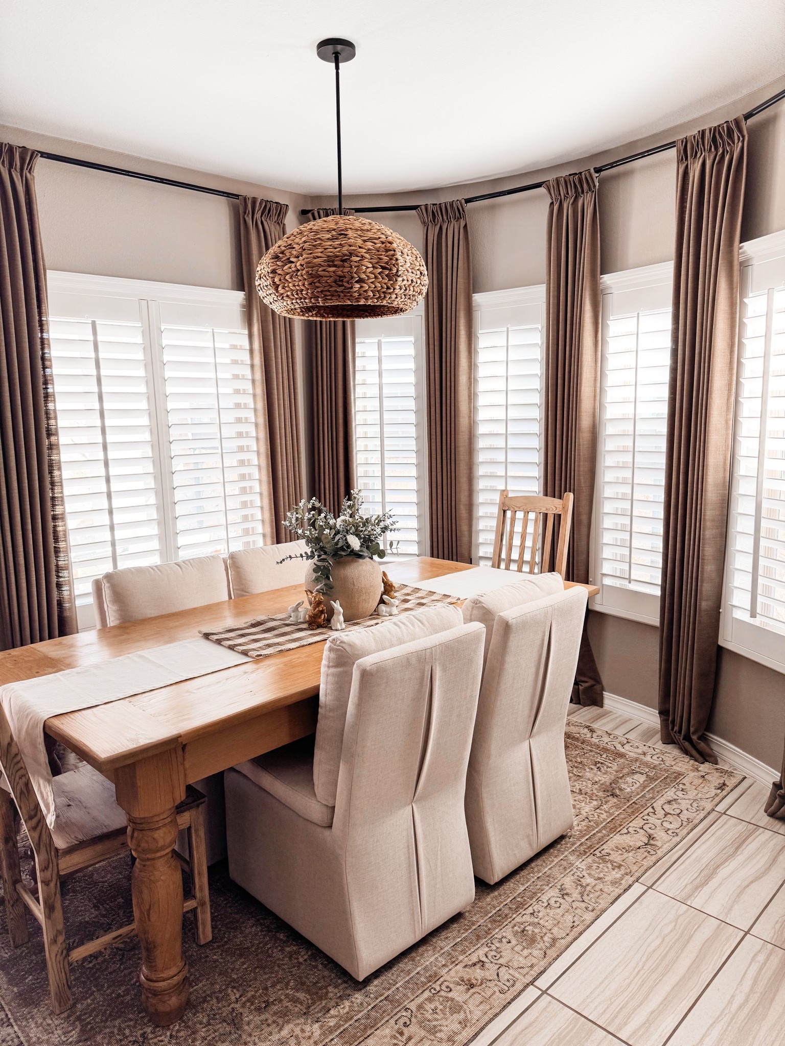Spring touches and a new light 

#LTKHome #LTKSeasonal #LTKSpringSale