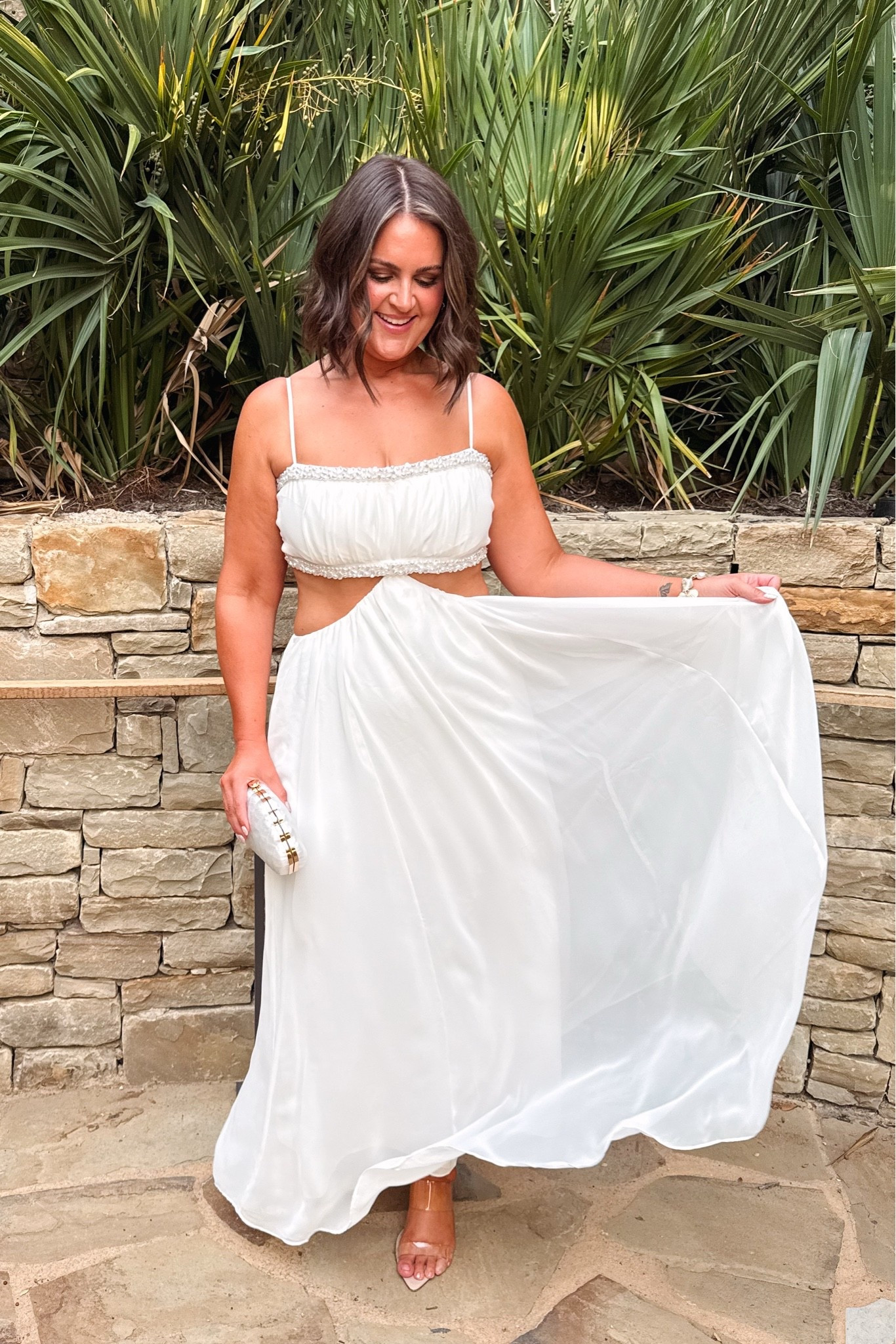 Dress, large (could’ve sized down to a medium)

White dress, summer dress, bridal shower, bridal party, wedding shower, Abercrombie, midsize @abercrombie

#LTKCon #LTKWedding #LTKOver40