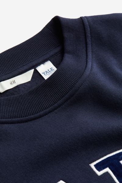 Oversized sweatshirt - Navy blue/Yale University - Ladies | H&M GB | H&M (UK, MY, IN, SG, PH, TW, HK)