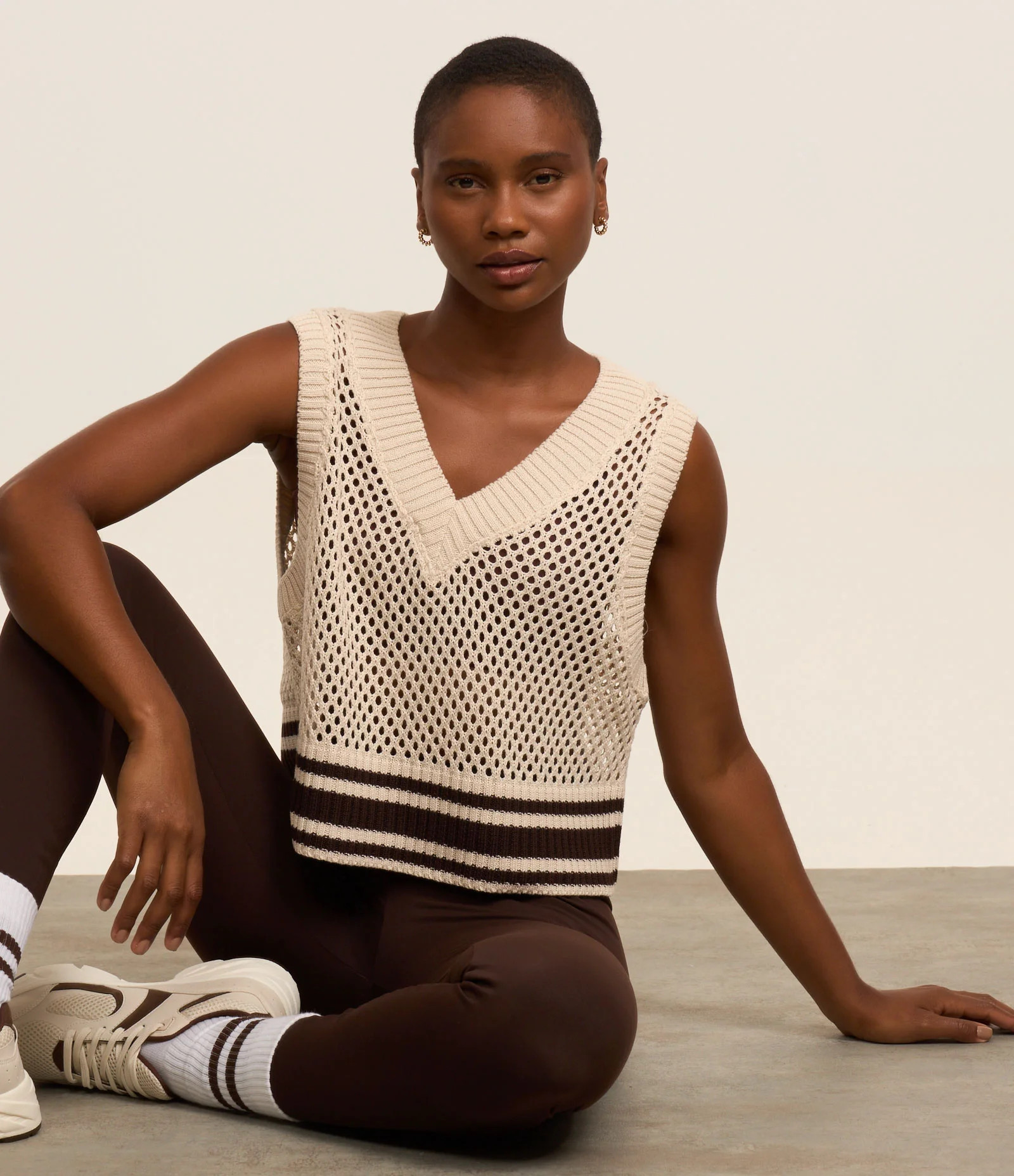 Colete Esportivo com Textura Furadinha em Tricô e Barra Listrada Off White - Lojas Renner | Renner (BR)