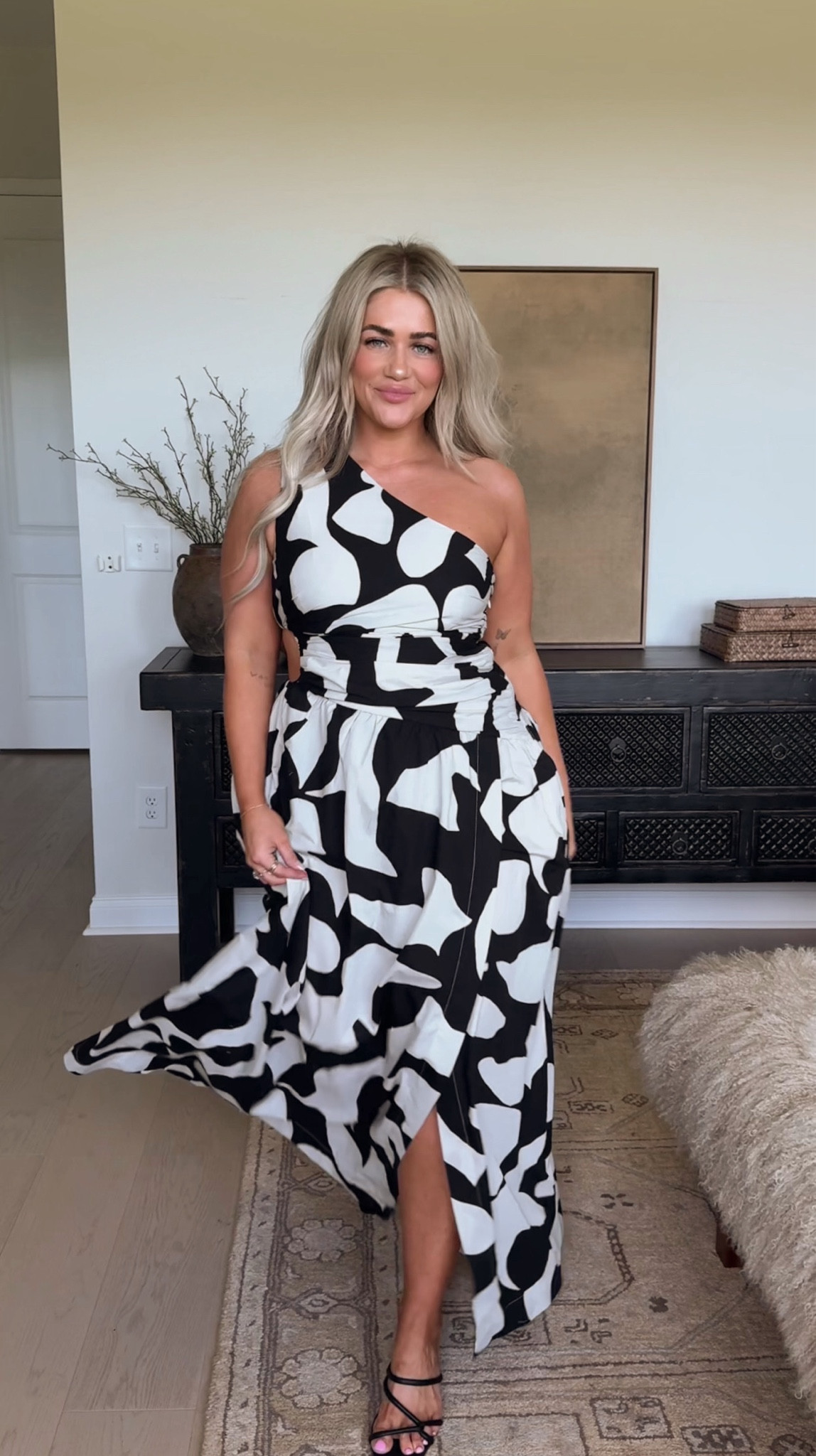 This dress is so flattering! I am in a large🖤 #abercrombie #dress 

#LTKmidsize #LTKparties #LTKstyletip