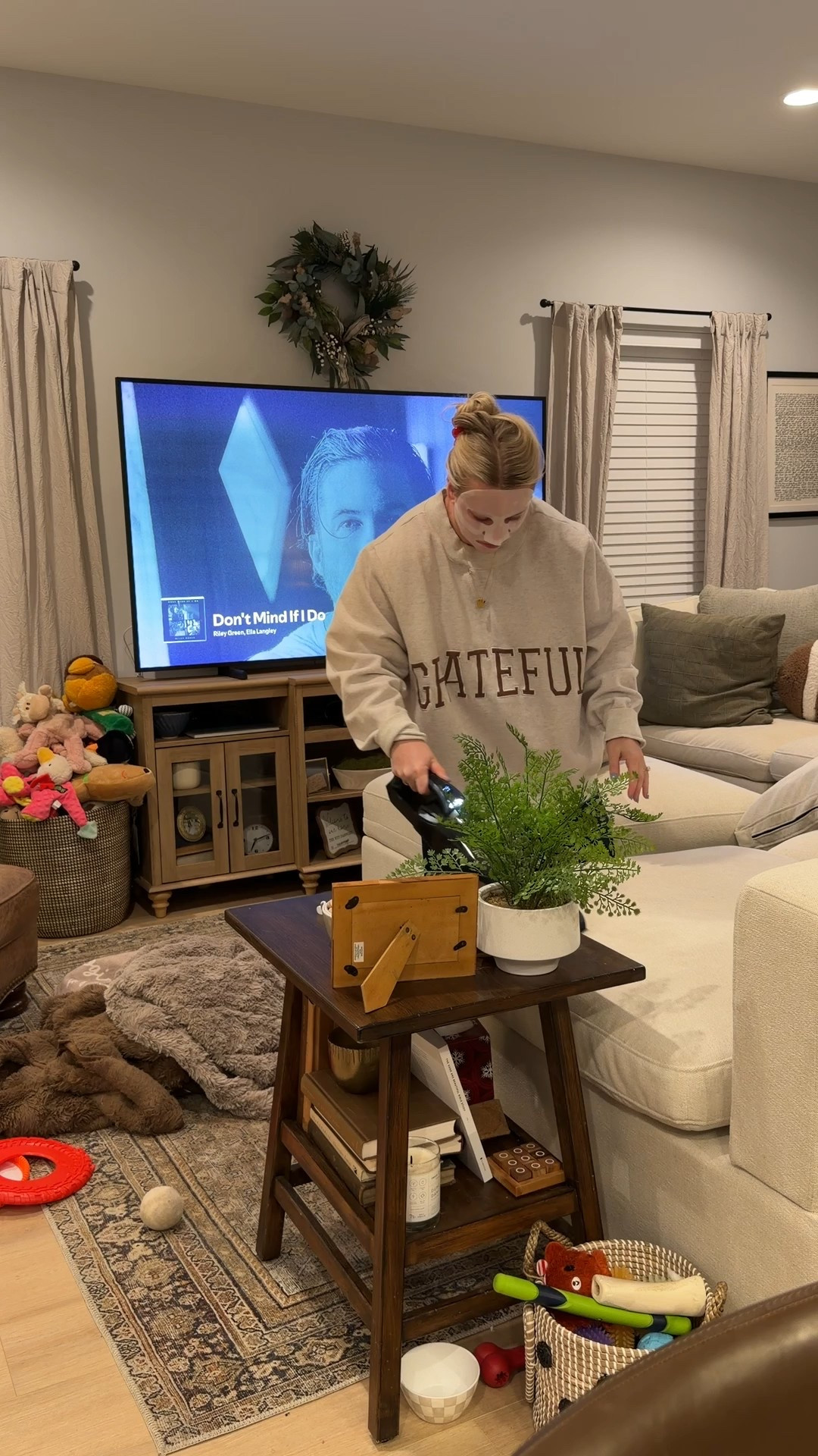 The best couch, face mask, couch vacuum & sweat pants EVER 

#LTKselfcare #LTKSaleAlert #LTKdayinmylife