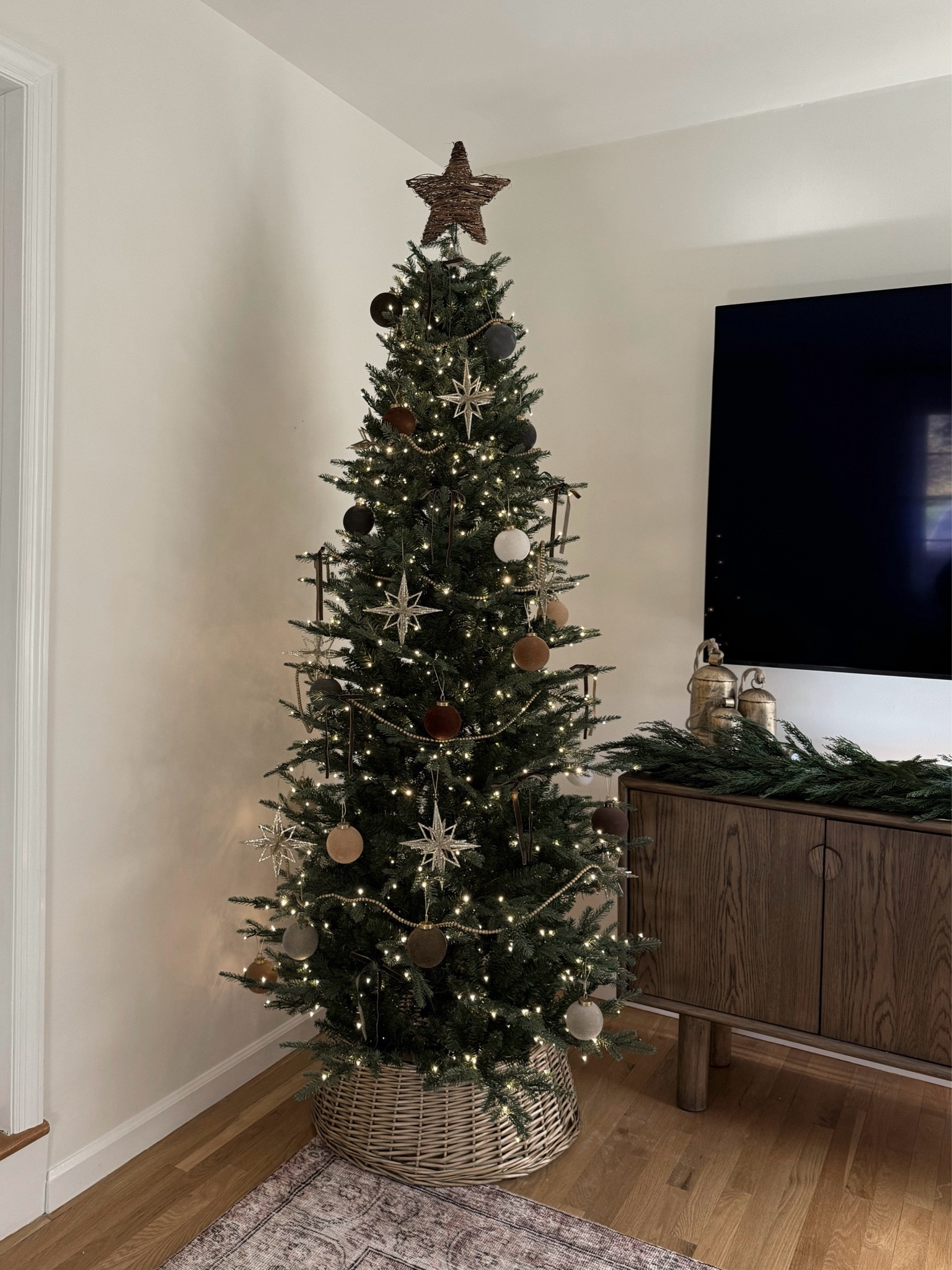 Viral Home Depot Christmas tree. We got the 7.5’ SLIM version for this smaller room and it’s perfect!!

Christmas tree decor, viral Home Depot tree, Home Depot Christmas tree, Home decorators Christmas tree, studio, McGee Christmas, Christmas tree decor, Christmas ornaments, Christmas garland, simple Christmas tree 

#LTKHoliday #LTKHome #LTKSeasonal