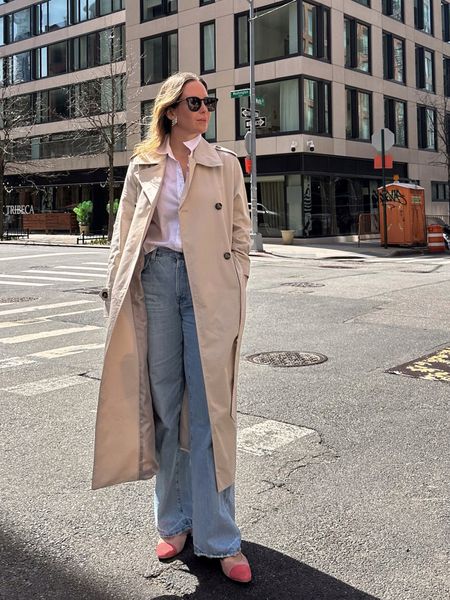 Wearing a small in the trench! Runs a bit large. Such a great one! Denim runs TTS. #trenchcoat