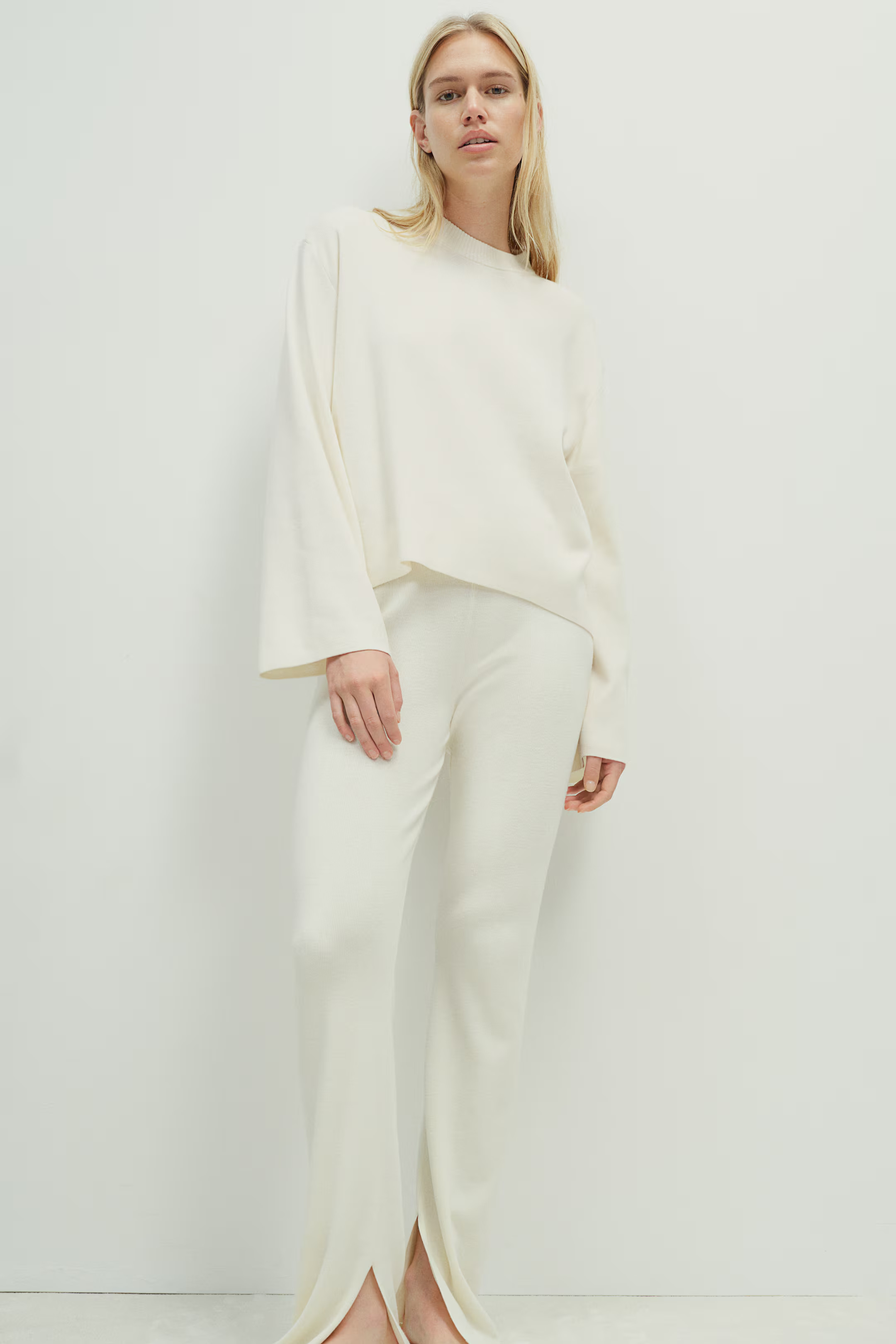 Oversized Curved-Hem Sweater | H&M (US + CA)