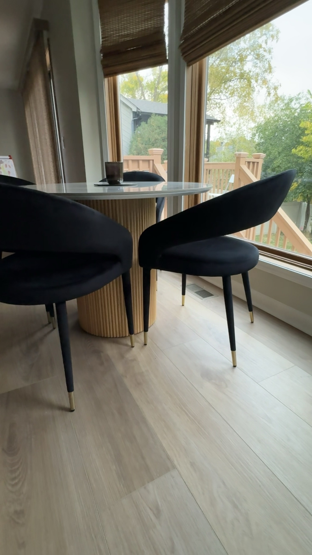 Kitchen Dining chairs. Velvet chairs.



#LTKHome #LTKVideo