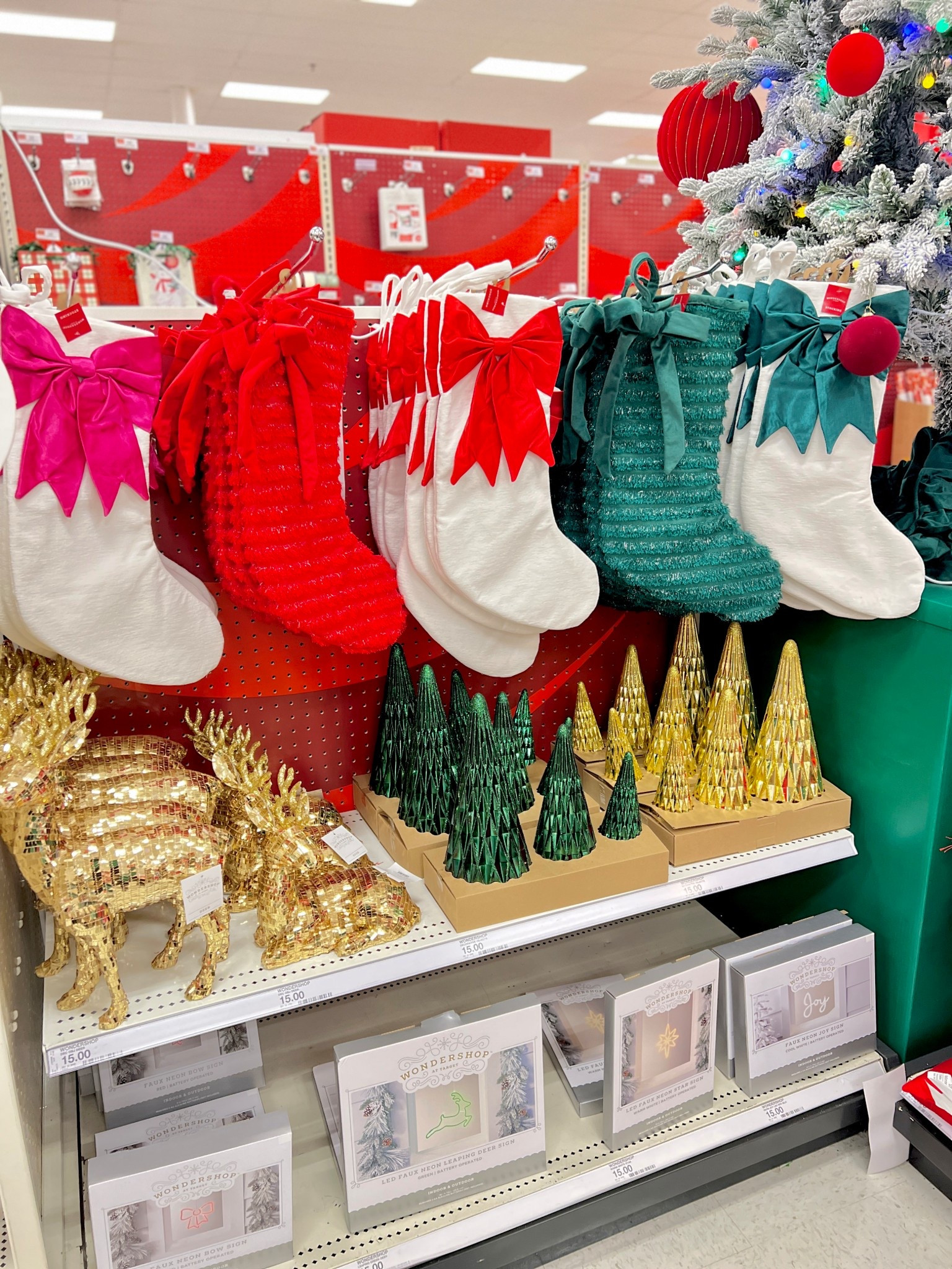 40% off Christmas decor at Target 

#LTKHoliday #LTKHome #LTKSaleAlert