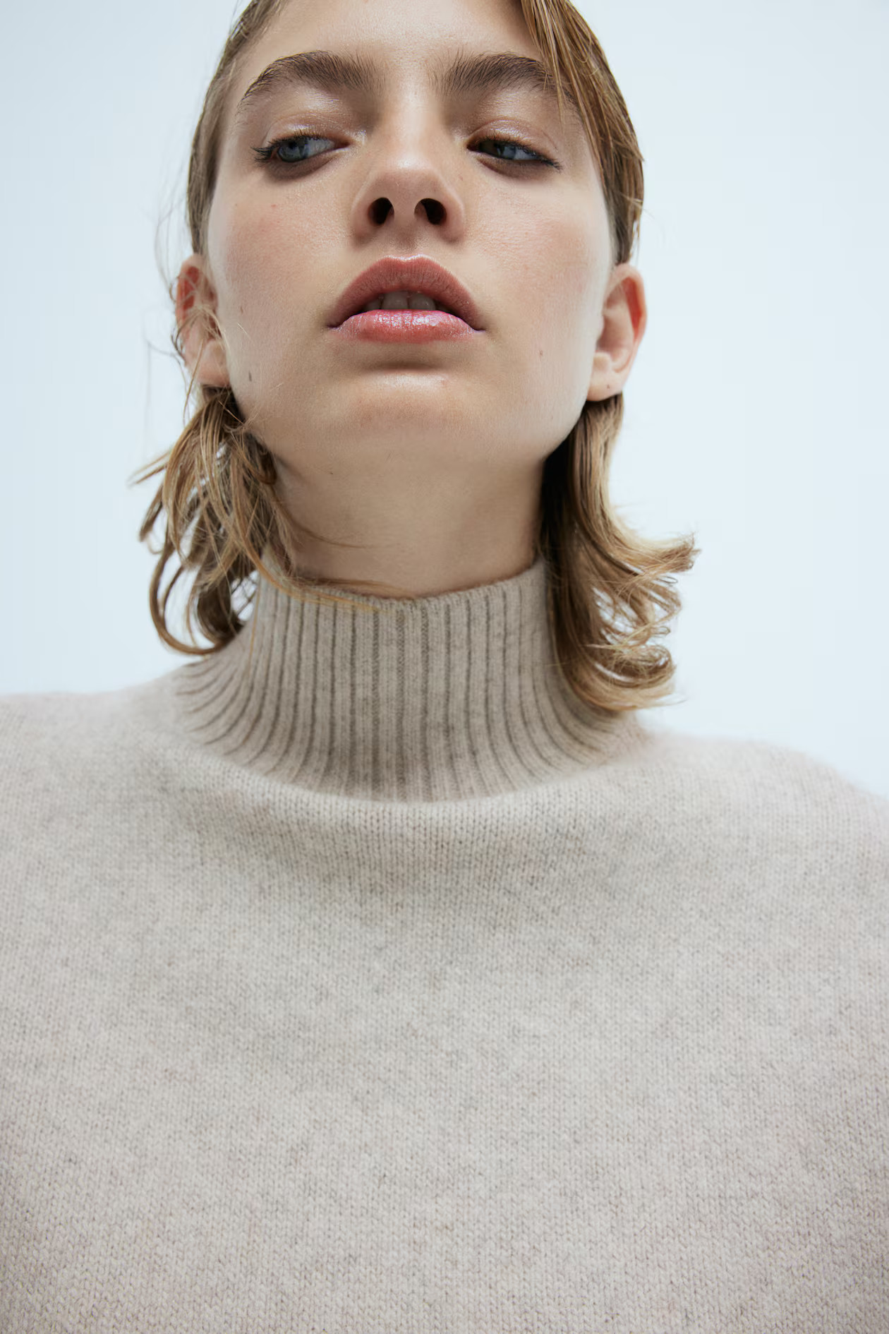 Oversized polo-neck jumperNot saved to favourites£27.99Colour - Light beige marlSelect size  X... | H&M (UK, MY, IN, SG, PH, TW, HK)
