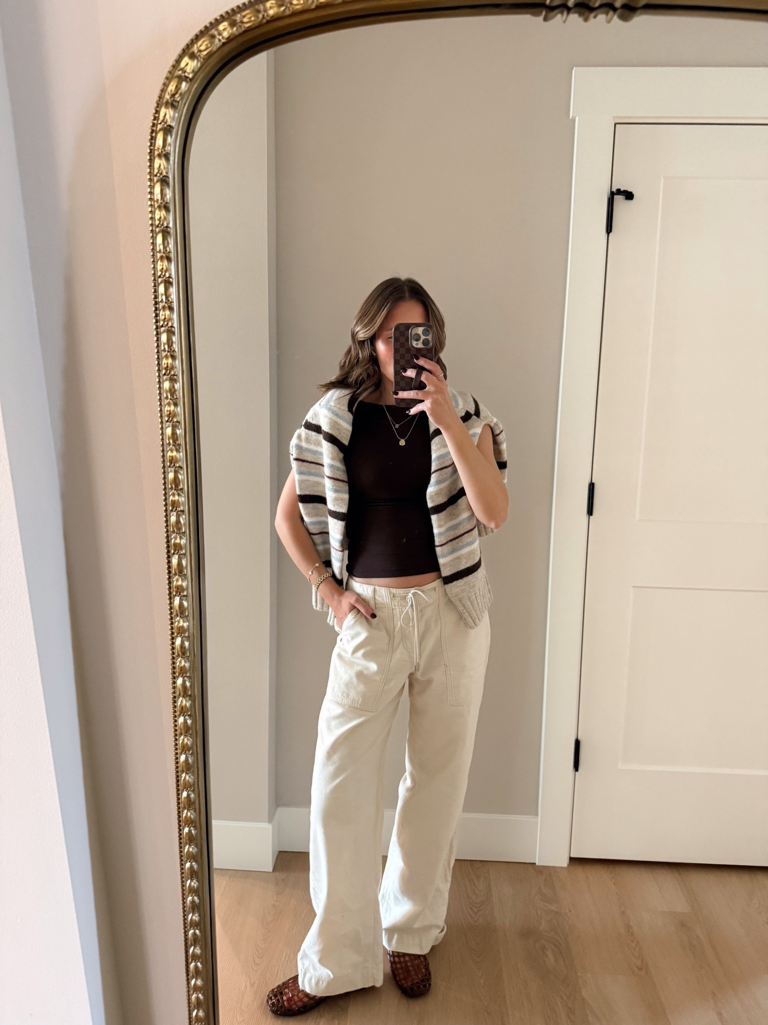 outfit on sale! Use code AFLTK. Wearing a xs top, medium sweater and size 25 pants 

Abercrombie finds,
