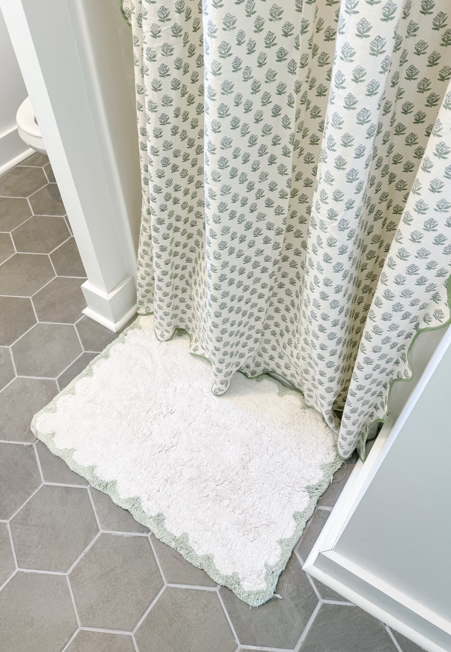The cutest scalloped bath mat! 

#LTKHome #LTKFindsUnder50