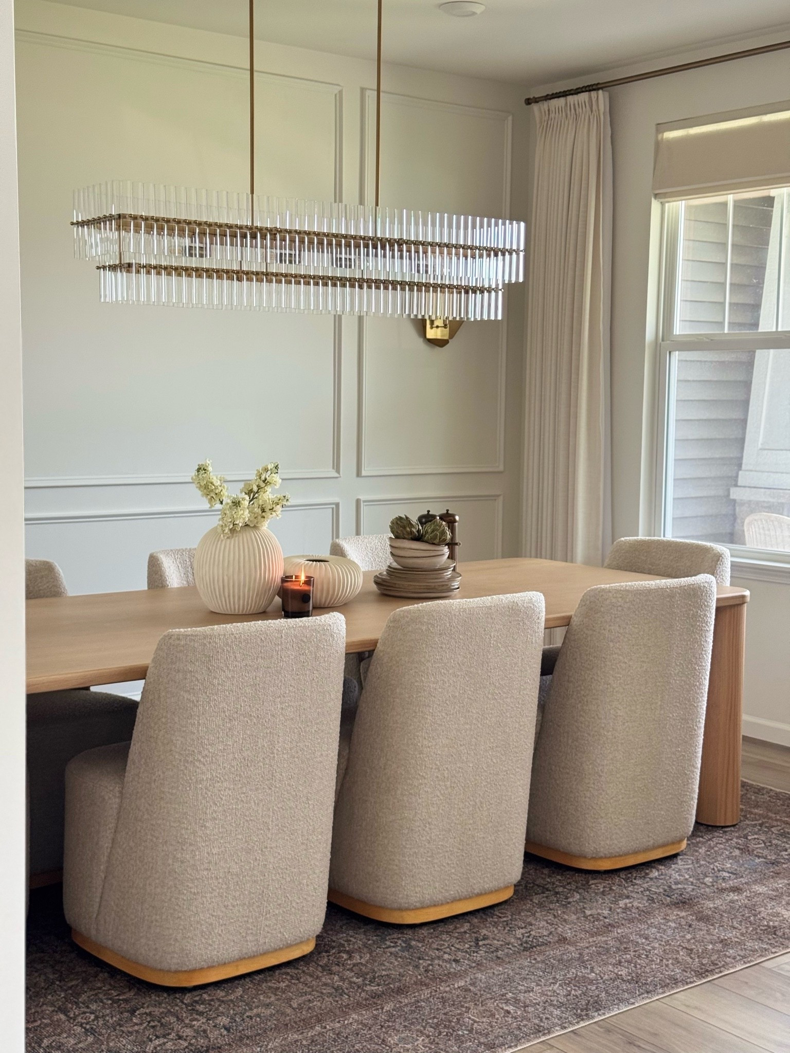 #AD My new dining room rug is on sale and I truly couldn’t love it more 😍

Size: 8’6” x 11’6”
Color: ocean/bark

@wayfair #wayfair #wayfairpartner

#LTKHome #LTKmorningroutine #LTKSaleAlert