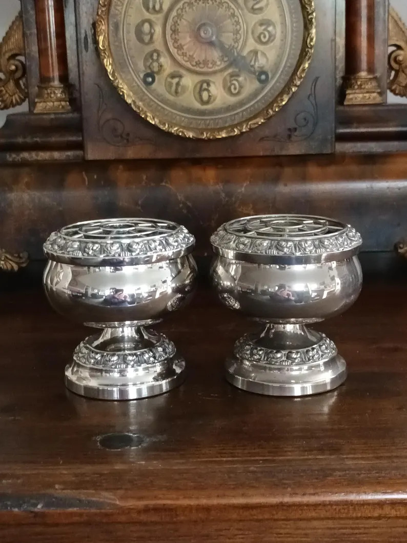 Beautiful pair of 2  Vintage English Silver plated small rose flower bowls by Ianthe round  highl... | Etsy (Global)