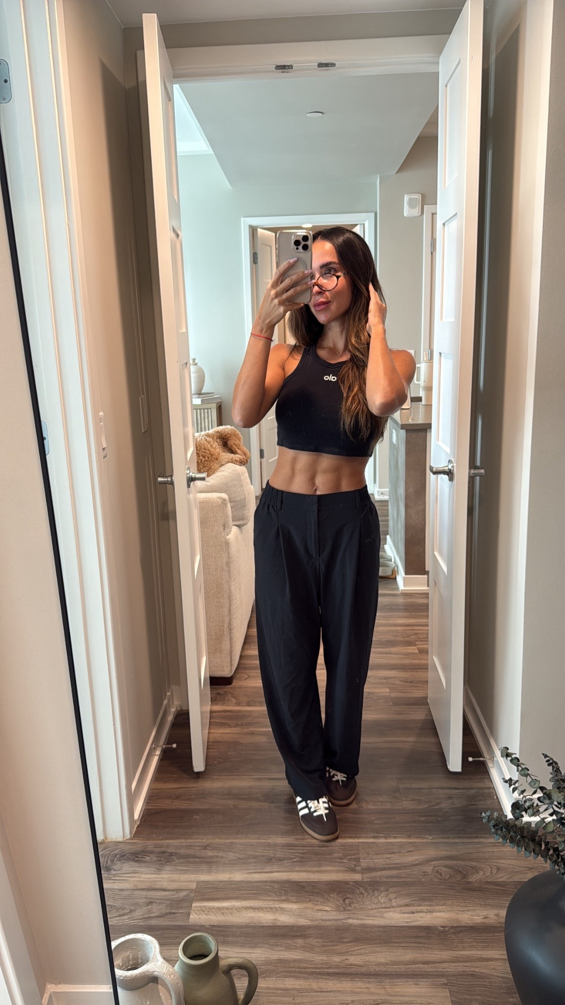 Shoe fits a lil big! Do half size down