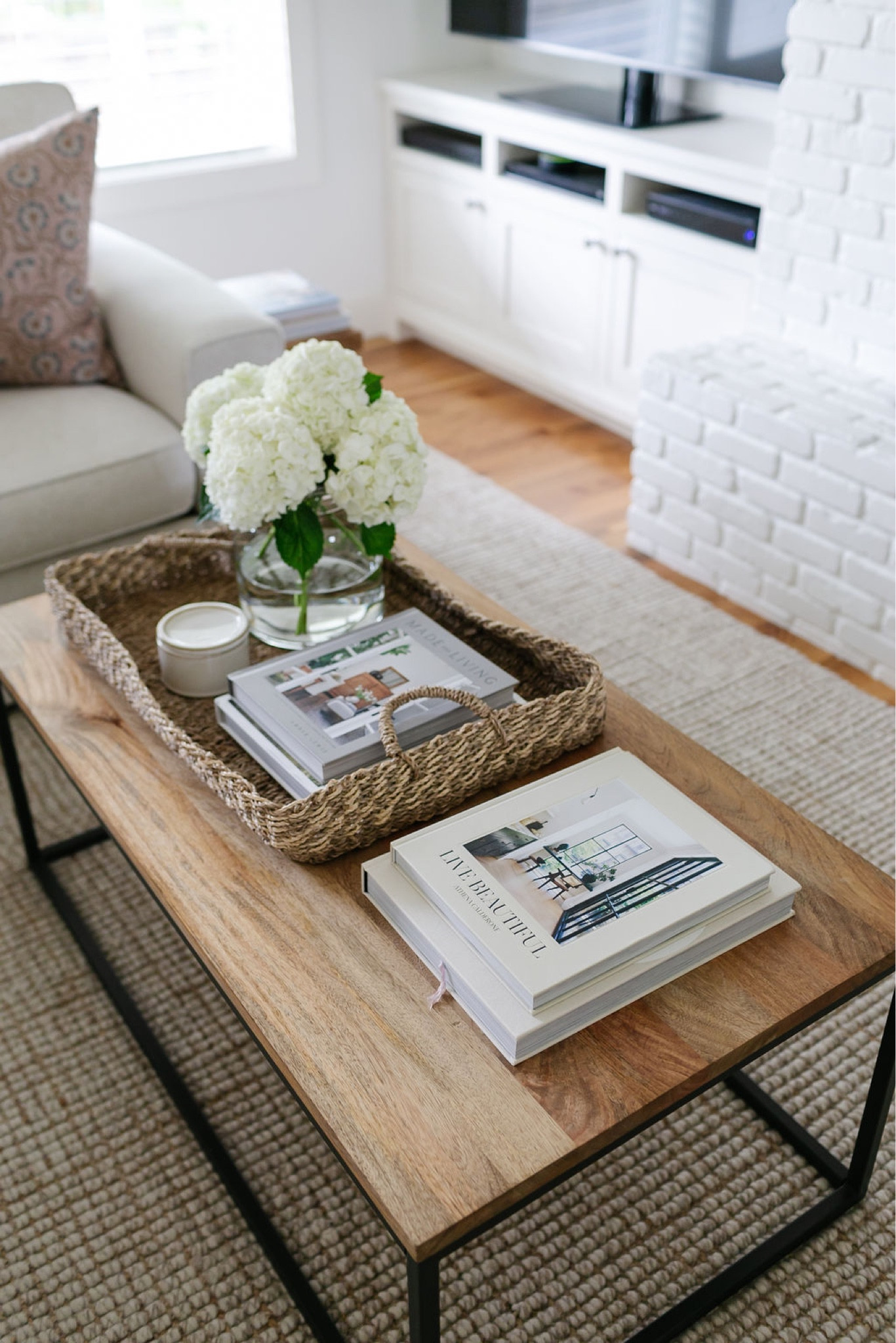 A simple coffee table book that I’m loving. 
Coffee table decor
Coffee table basket
Coffee table books
Pottery Barn wool jute rug


#LTKSeasonal #LTKstyletip #LTKhome
