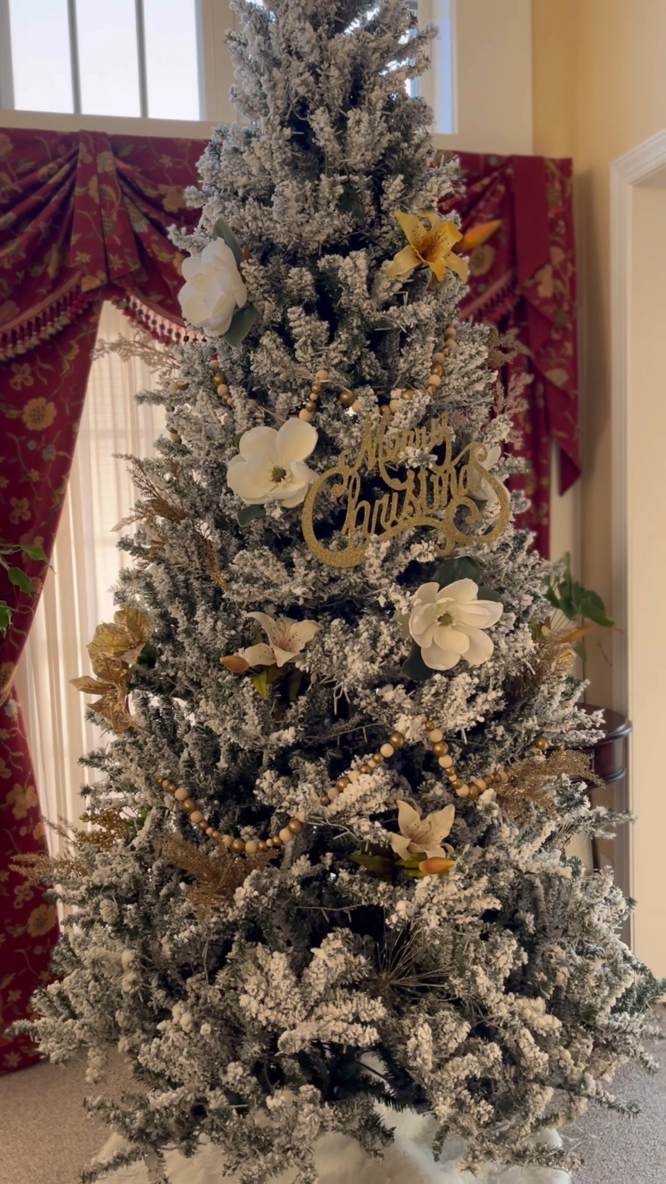 Christmas tree decor 
9ft tree decor 

#LTKhome #LTKSeasonal #LTKHoliday