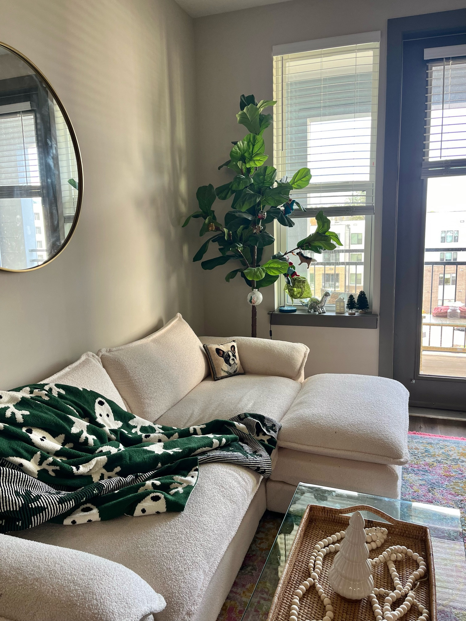 girl apartment: holiday edition 🎄

#LTKHome #LTKHoliday #LTKSeasonal