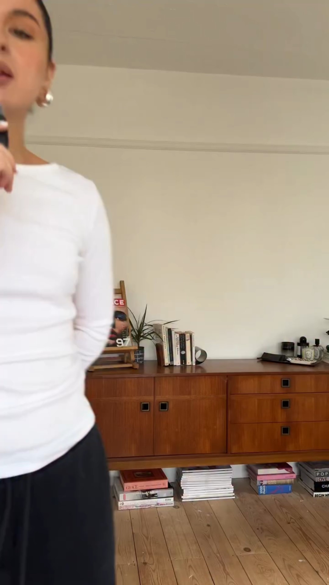 If you’re going to copy outfits then at least make them good 🤝🏼 

Everything will be linked in my bio (if not featured they’re vintage or old) 

#outfitinspo #casualoutfits #grwmoutfit #ootdreel #frugalchic