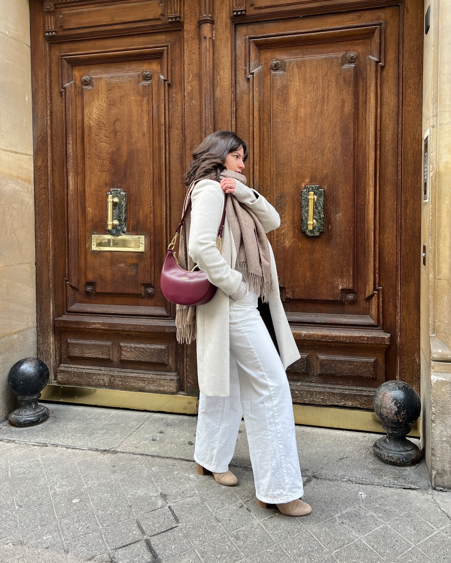 French outfit, winter outfit, minimalist outfit, monochrome outfit, beige monochrome, lancaster bag, beige and white, white outfit, Paris outfit, parisian style, parisian vibe


#LTKeurope #LTKunder50 #LTKSeasonal