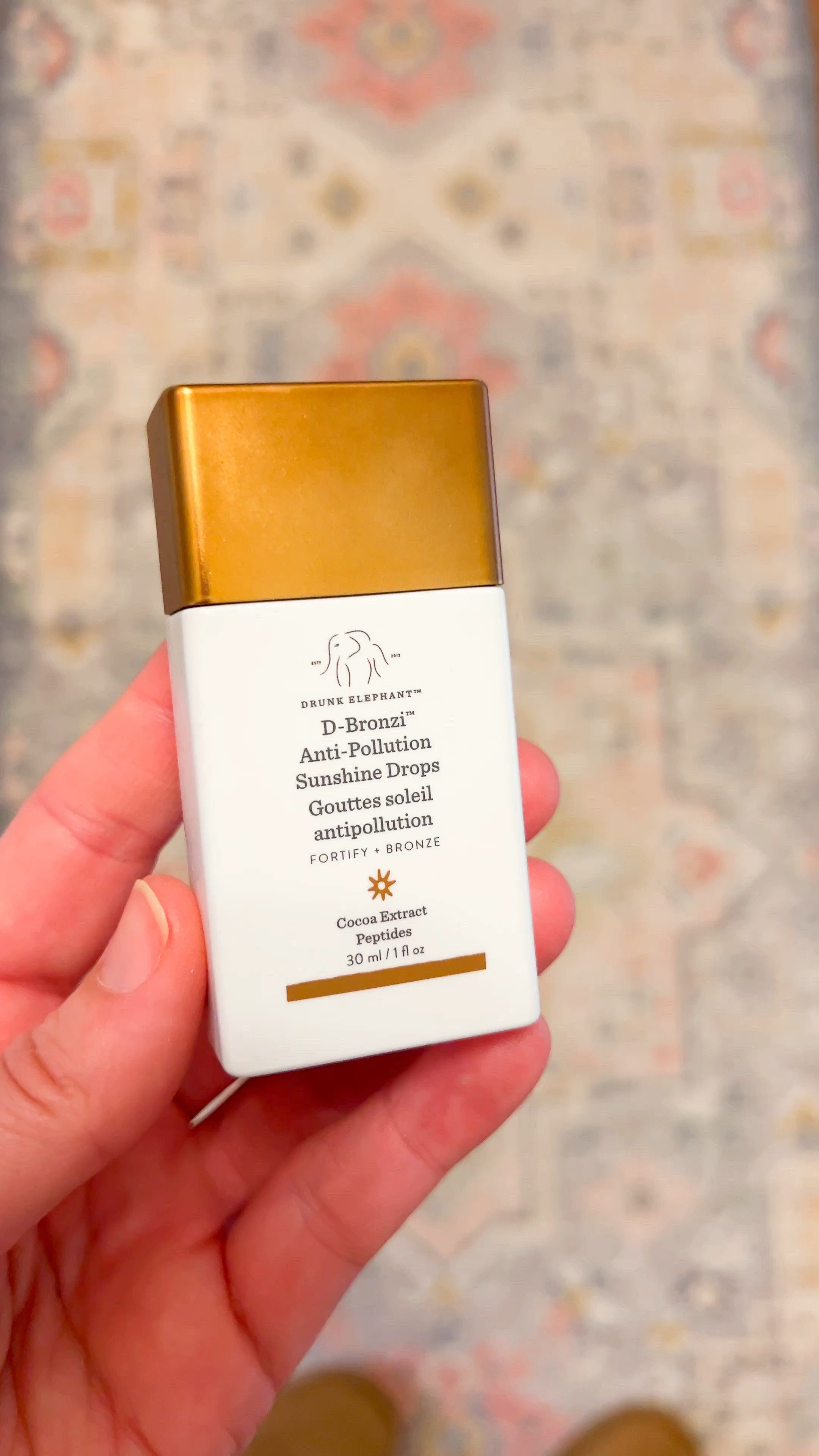 One way I like to feel like I have a little tan during the winter moths is by adding bronzing drops to my face lotion! 

Bronzing drops, bronzer, makeup must have, body bronzer, makeup, tanner, skincare, skin care tips

#LTKOver40 #LTKBeauty #LTKFindsUnder50