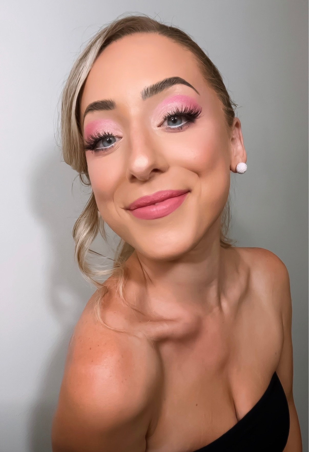 barbie pink makeup look 💖

#LTKunder100 #LTKbeauty #LTKunder50