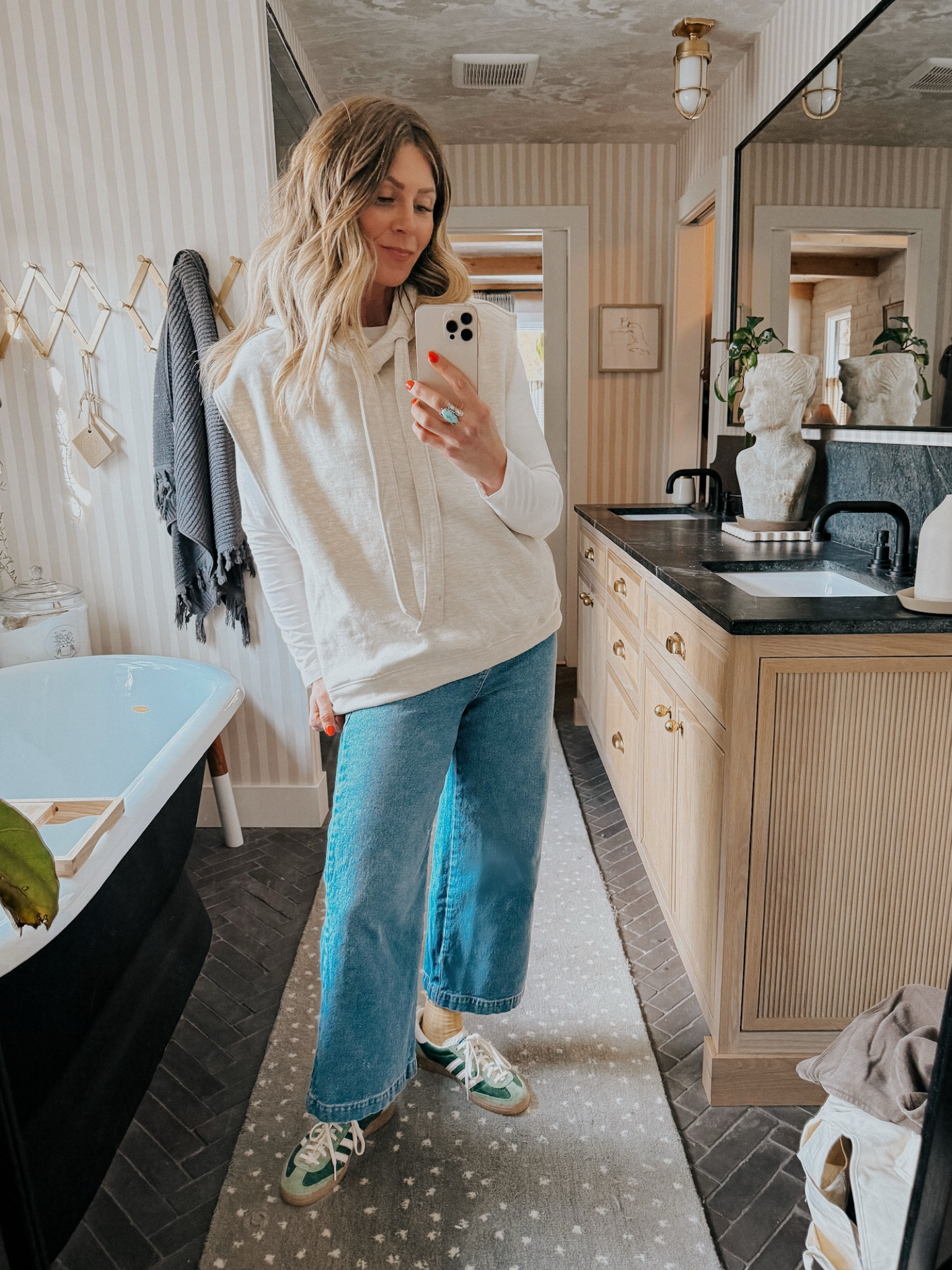 •Top in small 
•Pants sized up
•Shoes size down half size 