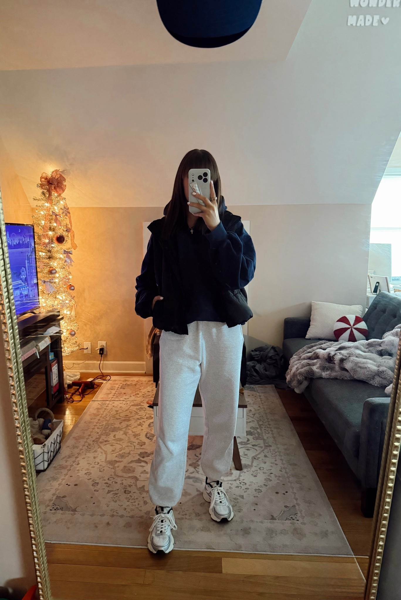 Top: s
Pants: s


#LTKHoliday #LTKGiftGuide #LTKootd