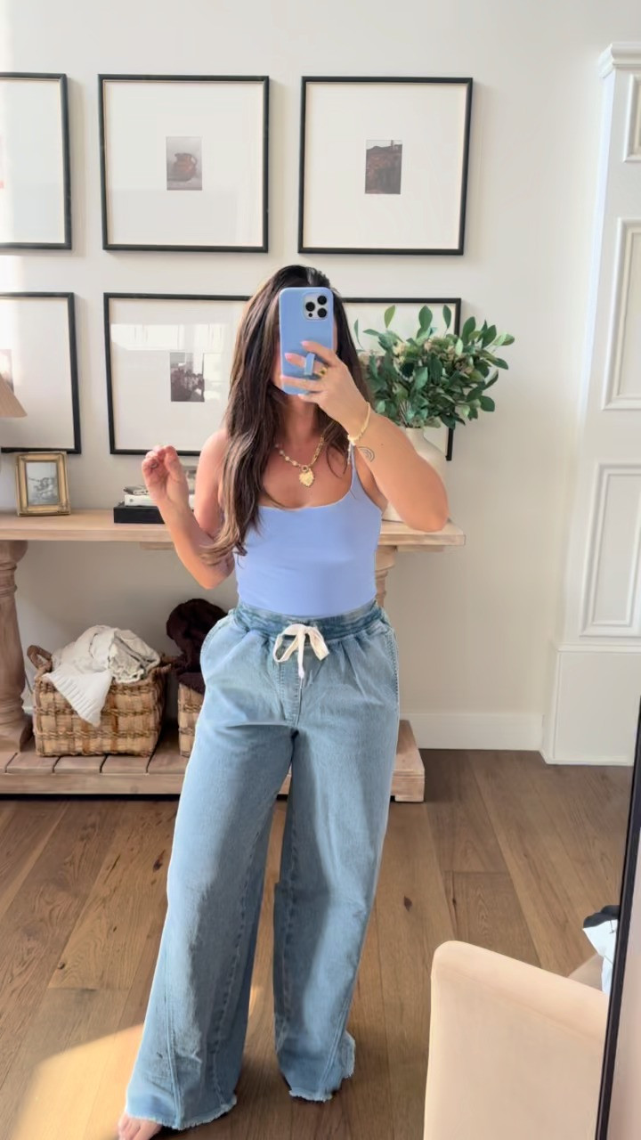 How do we feel about these drawstring jeans?! I'm wearing a size small in them but they run big so I definitely could have done an XS! I would recommend sizing down! 30% off right now too!  

 #LTKSpringSale #LTKFindsUnder50 #LTKStyleTip