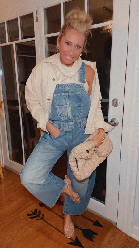 Love a great overall… I think they don’t get enough love and they’re perfect for all seasons… wearing a small…overalls, jeans, spring outfit, free people 

#LTKVideo #LTKstyletip #LTKSeasonal