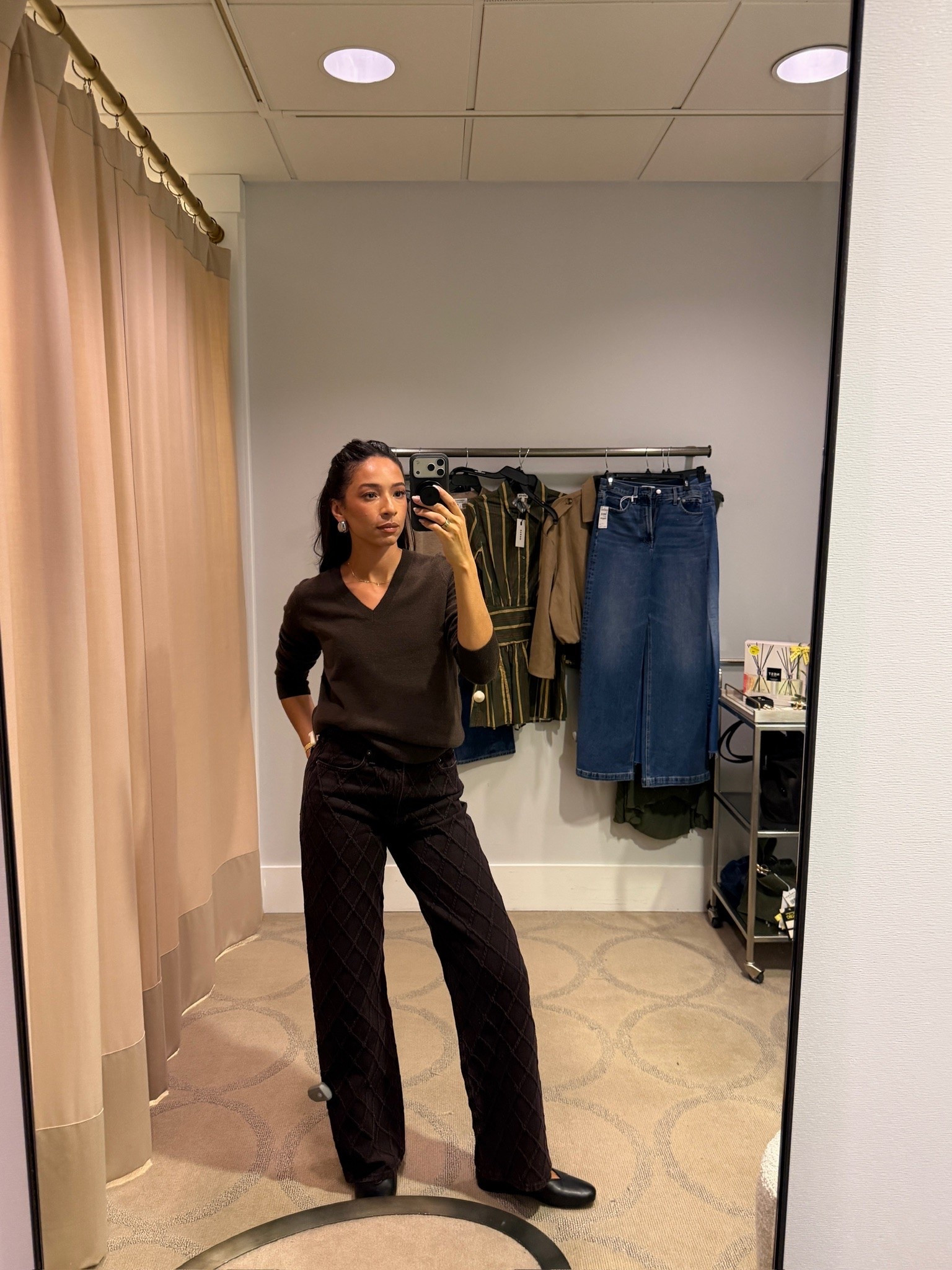 Fall outfit 🍁🍂 Wearing size S cashmere sweater (classic fit - I wish I would’ve sized up to a M for a more oversized fit) jeans run big (size down)  


fall fashion, nsale, nordstrom sale, nordstrom anniversary sale, nordstrom sale outfit, sale outfit, fall shoes, mom outfit, postpartum outfit, casual outfit, casual chic outfit, rag and bone jeans, designer jeans, denim

#LTKSaleAlert #LTKSeasonal