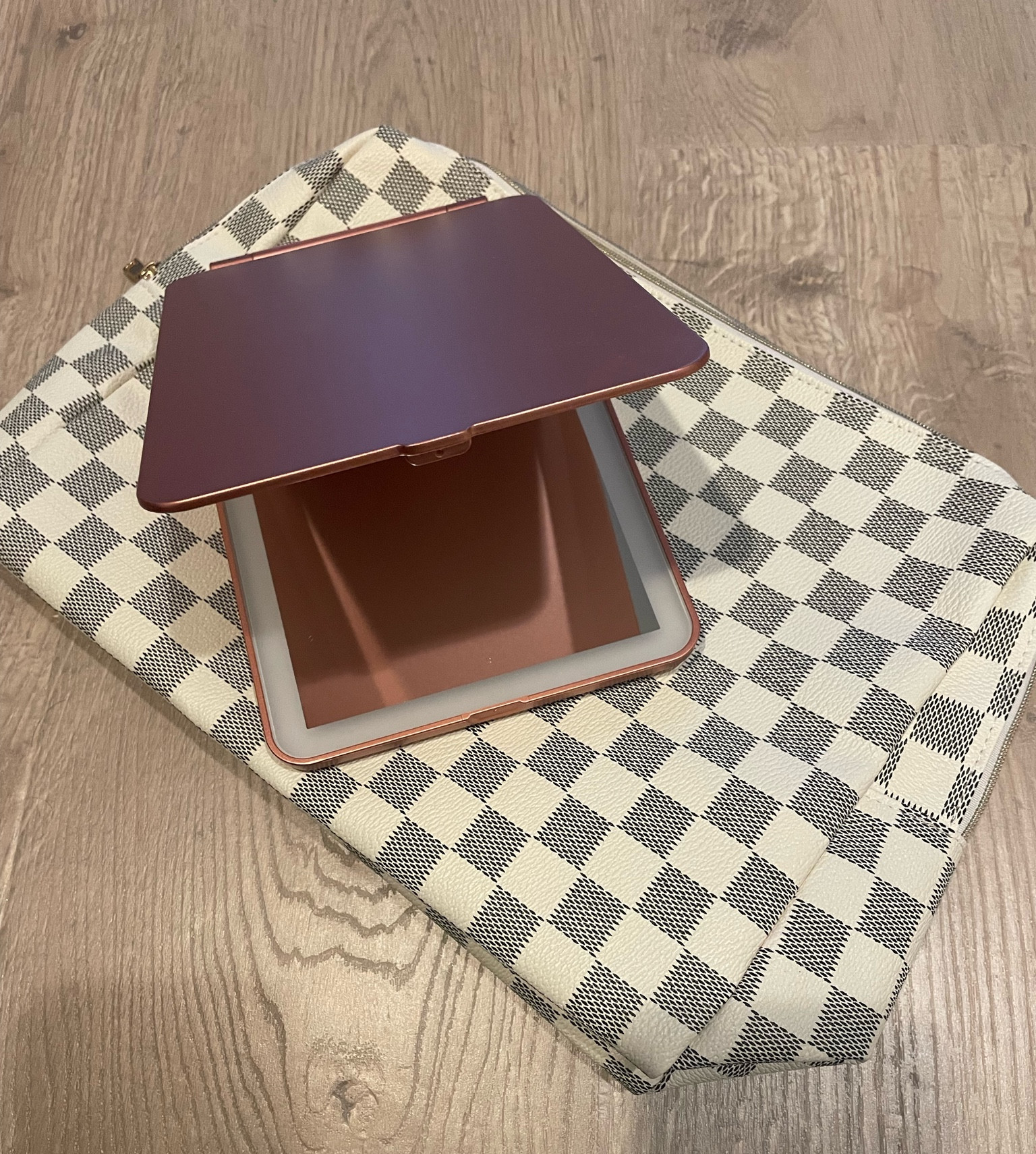 Travel makeup bag + travel mirror #travelhack #makeupfinds #beautyfinds

#LTKbeauty #LTKunder50 #LTKunder100