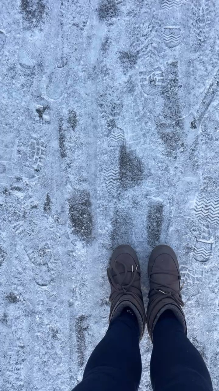 The best faux fur lined  Winter / Snow boots are on SALE !!! Prices from £13 
@hm

#LTKeurope #LTKshoes #LTKwinter