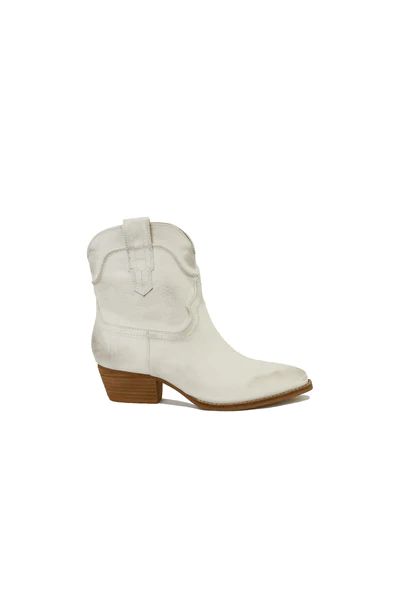 The Perfect Boot - Distressed White | Shop BURU
