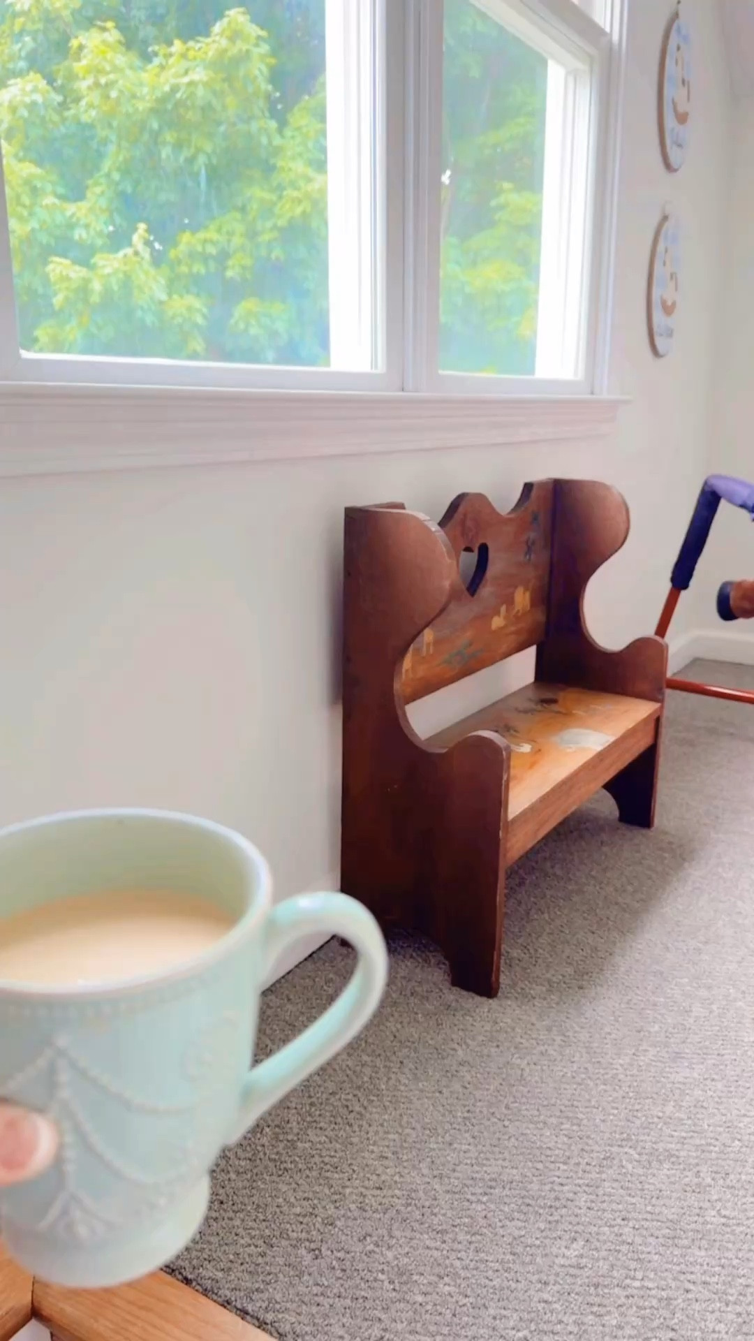 Good morning from my favorite nook in the farmhouse 🐴