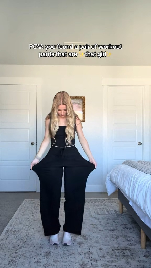 My current favorite workout outfit. ALSO I’m in love with these pants!! They are so stretchy and comfortable. Perfect in every way!!! (5’1/ 115lb) 
Top: small
Bottoms: small petite 
Shoes: 7

#LTKShoeCrush #LTKFindsUnder50 #LTKActive