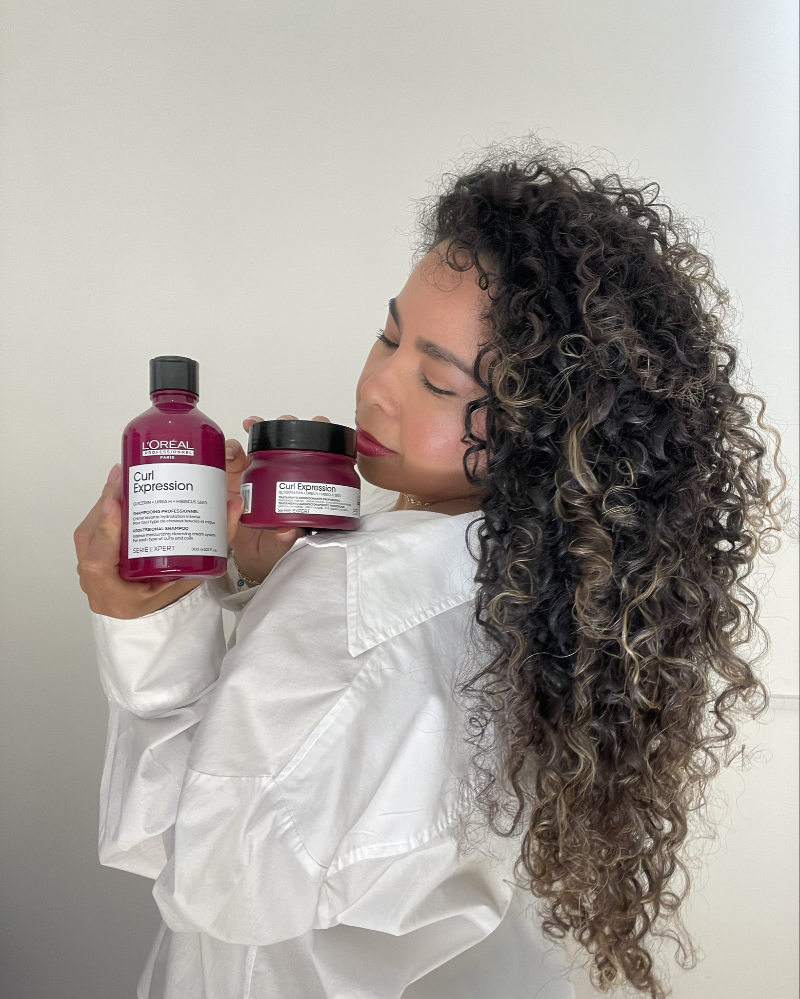 Uma linha perfeita para hidratação, vai deixar seus cachos leves, macios e tão hidratados que você não vai acreditar! 

Corre e clica nos produtos abaixo e garante o seu amore! 👇🏼💜


#hair #cabelo #loreal #cuidadoscapilares #beleza #cachos 

#LTKbrasil #LTKbeauty