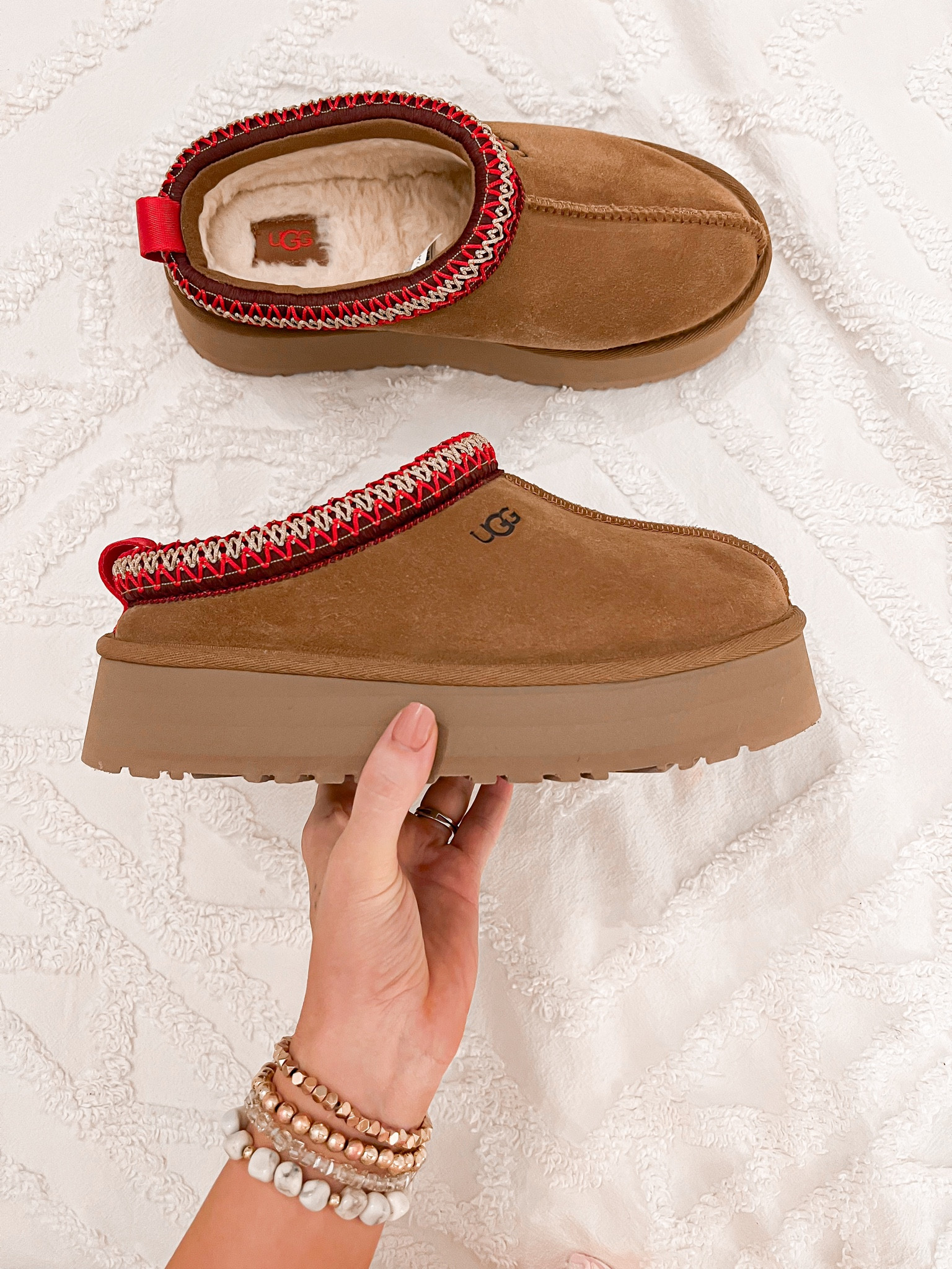 Happy purchase // fall uggs // all sizes still available in the exact link plus linking dupes!

#LTKshoecrush #LTKstyletip #LTKSeasonal