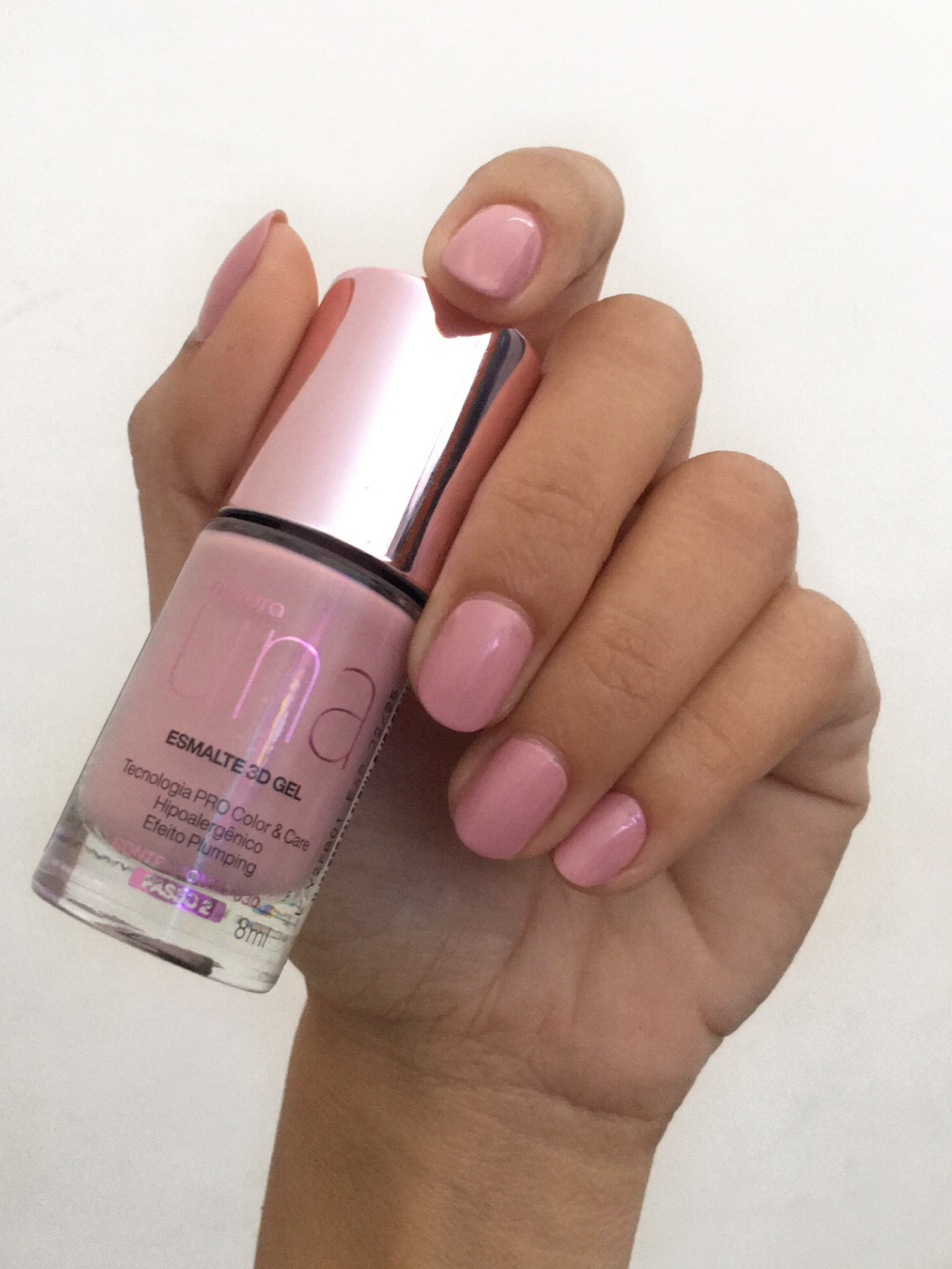 Unhas com esmalte gel de @naturabroficial Una, usei a cor Contraponto 💅 E aí, o que você achou? 

#LTKbeauty