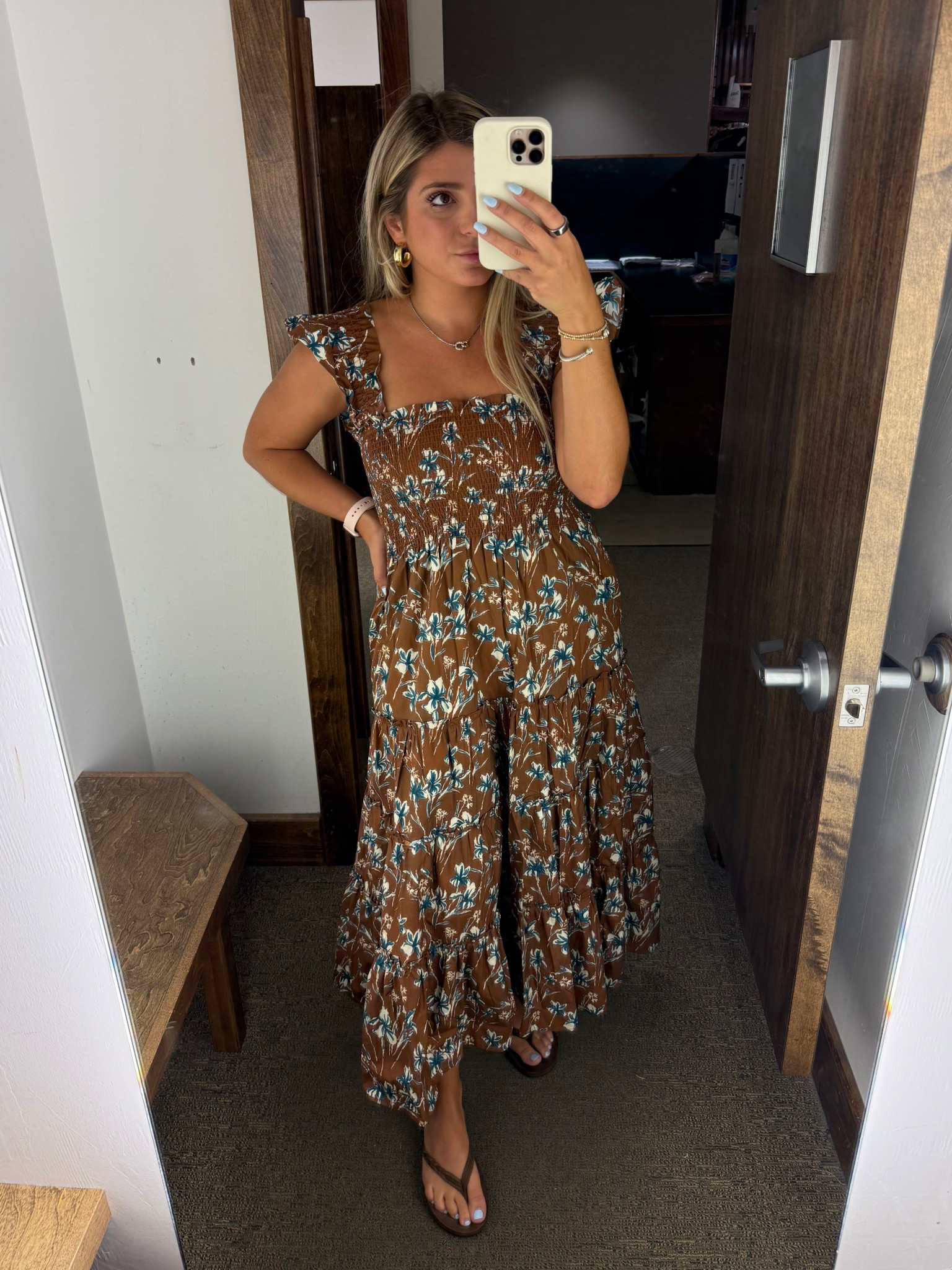 The perfect fall dress

South moon under
Brown floral maxi dress
Maternity dress
Fall fashion
Hill House Home Dupe 


#LTKBump #LTKSeasonal #LTKWorkwear