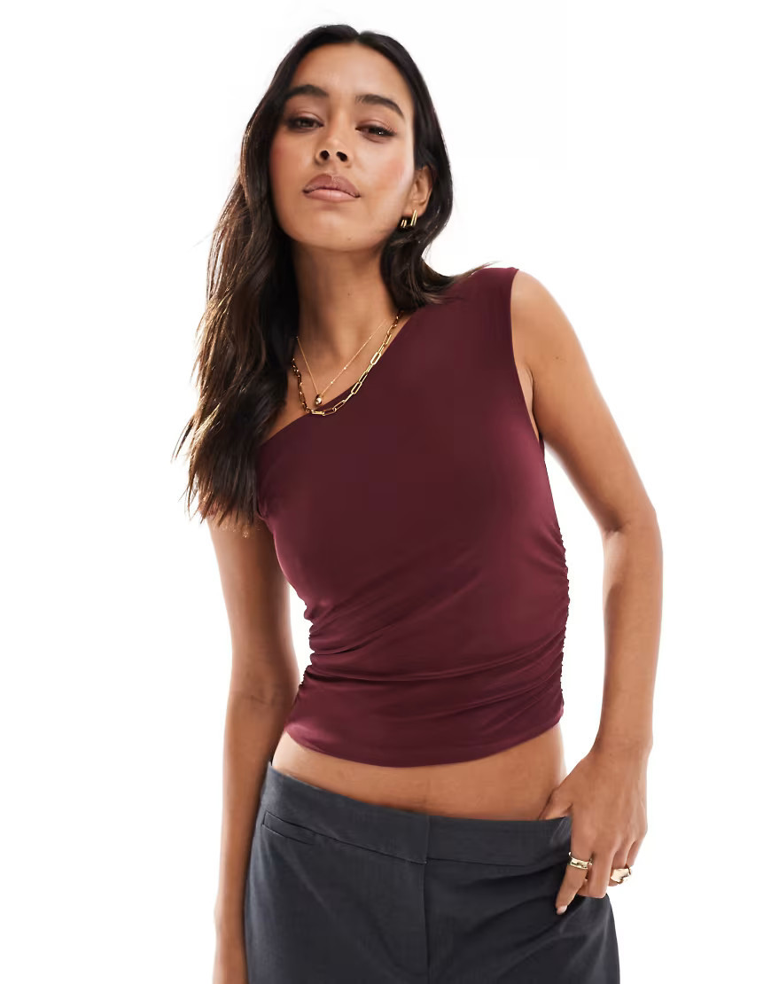 Stradivarius asymmetric off shoulder top in burgundy-Red | ASOS (Global)